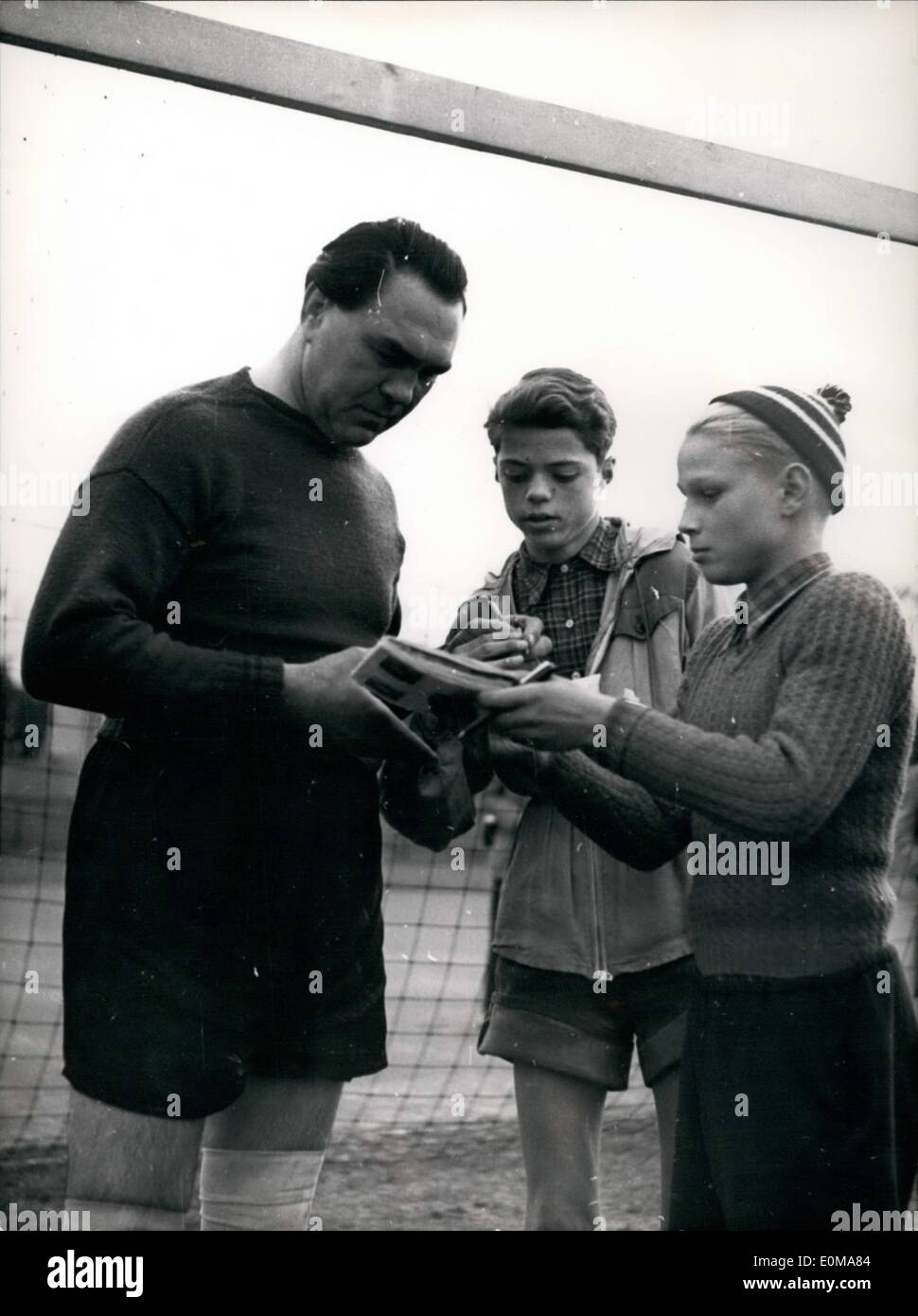 Sieht er nicht aus wie max schmeling Fotos und Bildmaterial in hoher