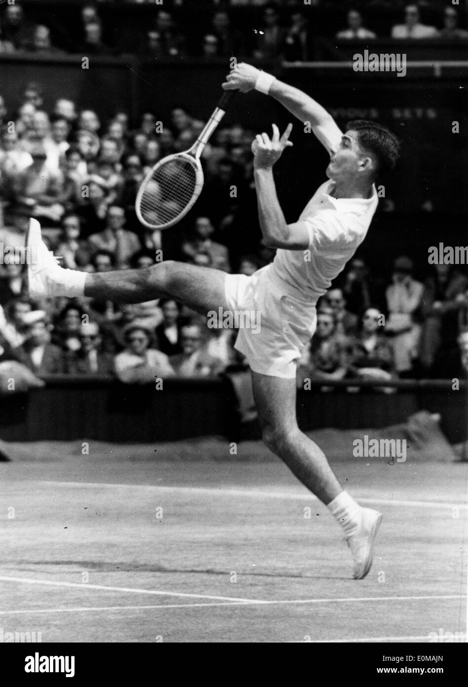 Tennis-star Jaroslav Drobny gegen Ken Rosewall in Wimbledon Stockfoto