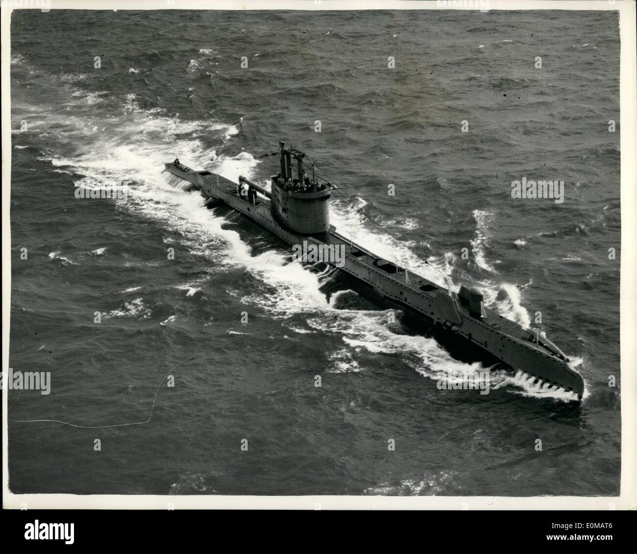 5. Mai 1954 - kehrt die britische u-Boot nach '' verloren '' für über eine Stunde. Das Marine Signal '' Subsmash eine '' gestern - gegeben wurde, als das u-Boot HMS Scorcher t Antwort nicht greift nach dem Tauchen bei den Übungen von Rotland Rechnung. Bergung Schiffe - Träger - Flugzeuge und Hubschrauber Stand zu gehen, ihr zu Hilfe, eine Stunde und 14 Minuten später die Nachricht wurde abgebrochen, dann die Sunmarine aufgetaucht. Der Skipper Leutenant Brina Hutchinos R.N.said, die in der Ausübung, die Sie seien anstellig Jagd Handwerk und waren so erfolgreich, dass man das Schiff dachte, in Gefahr Stockfoto