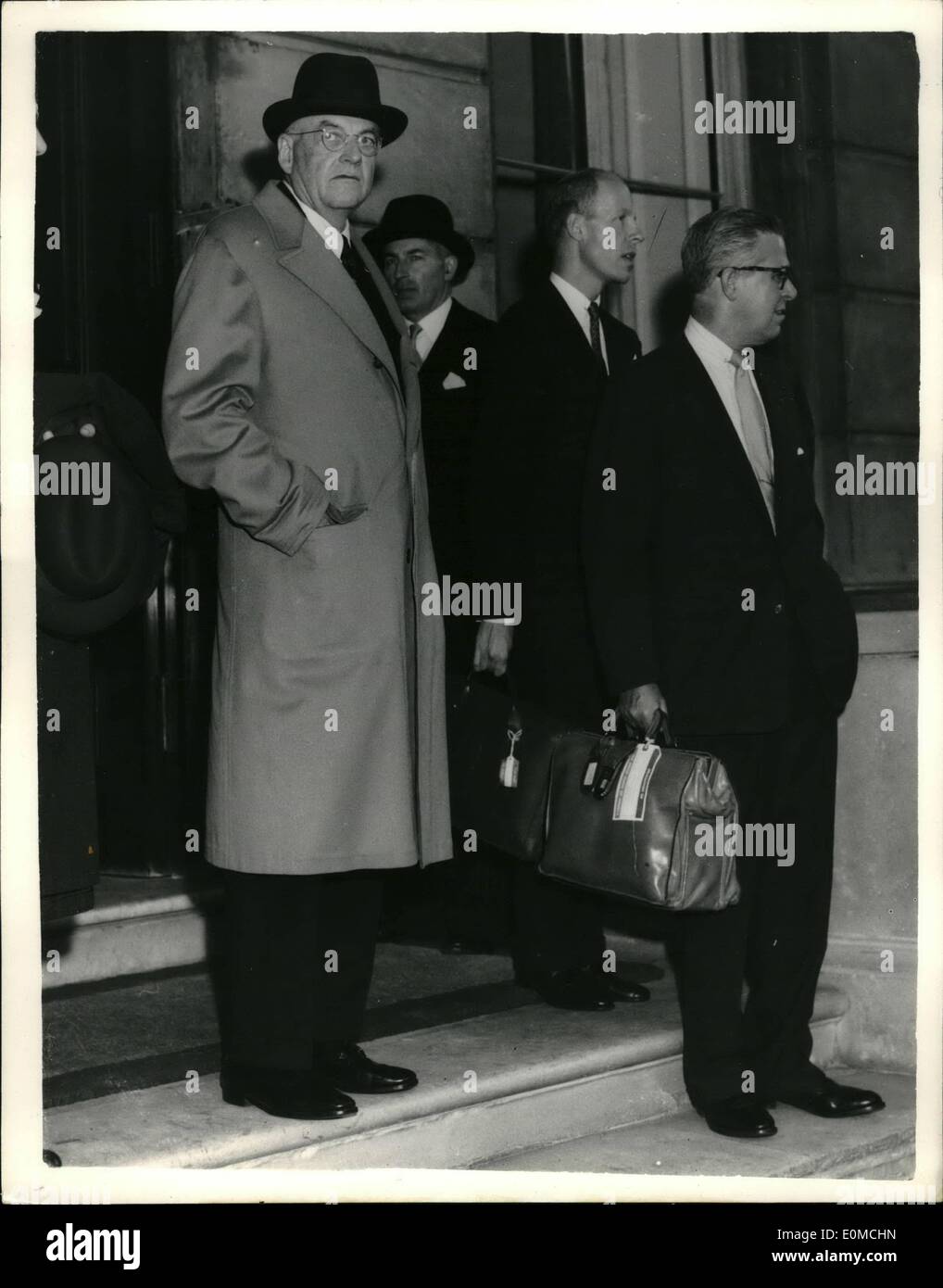 Okt. 28, 1954 - 28.09.54 neun-Mächte-Konferenz öffnet im Lancaster House. Hoto Shows: Herr John Foster Dulles, der US-S Stockfoto