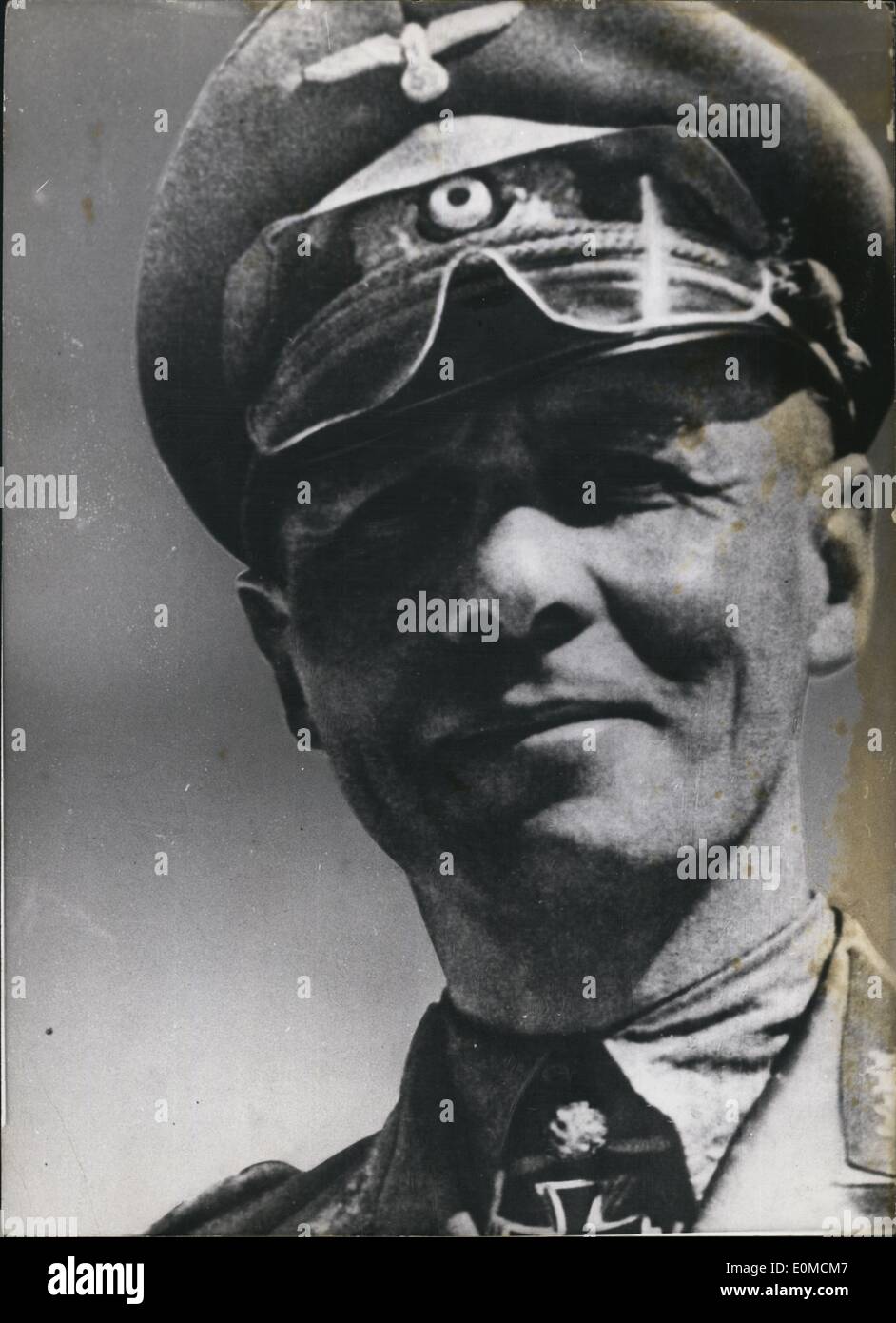 10. Oktober 1954 - General Feldmarschall Erwin Rommel - Hitlers General He geboren am 11. November 1891 in Heidenheim/Wittbg. Hitler trieb ihn in den Selbstmord. Rudolf Nourrev im '' Le Bourgeois Gentilhomme " Stockfoto