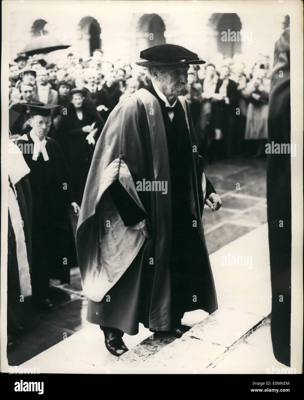 10 Oktober 1955 Erhalt Dr Schweitzer Abschluss In Cambridge Dr Albert Schweitzer Der Weltweit Beruhmten Franzosischen Missionar Arzt Und Musiker Erhielt Heute Die Ehrendoktorwurde Doktor Der Rechte An Der Universitat Cambridge