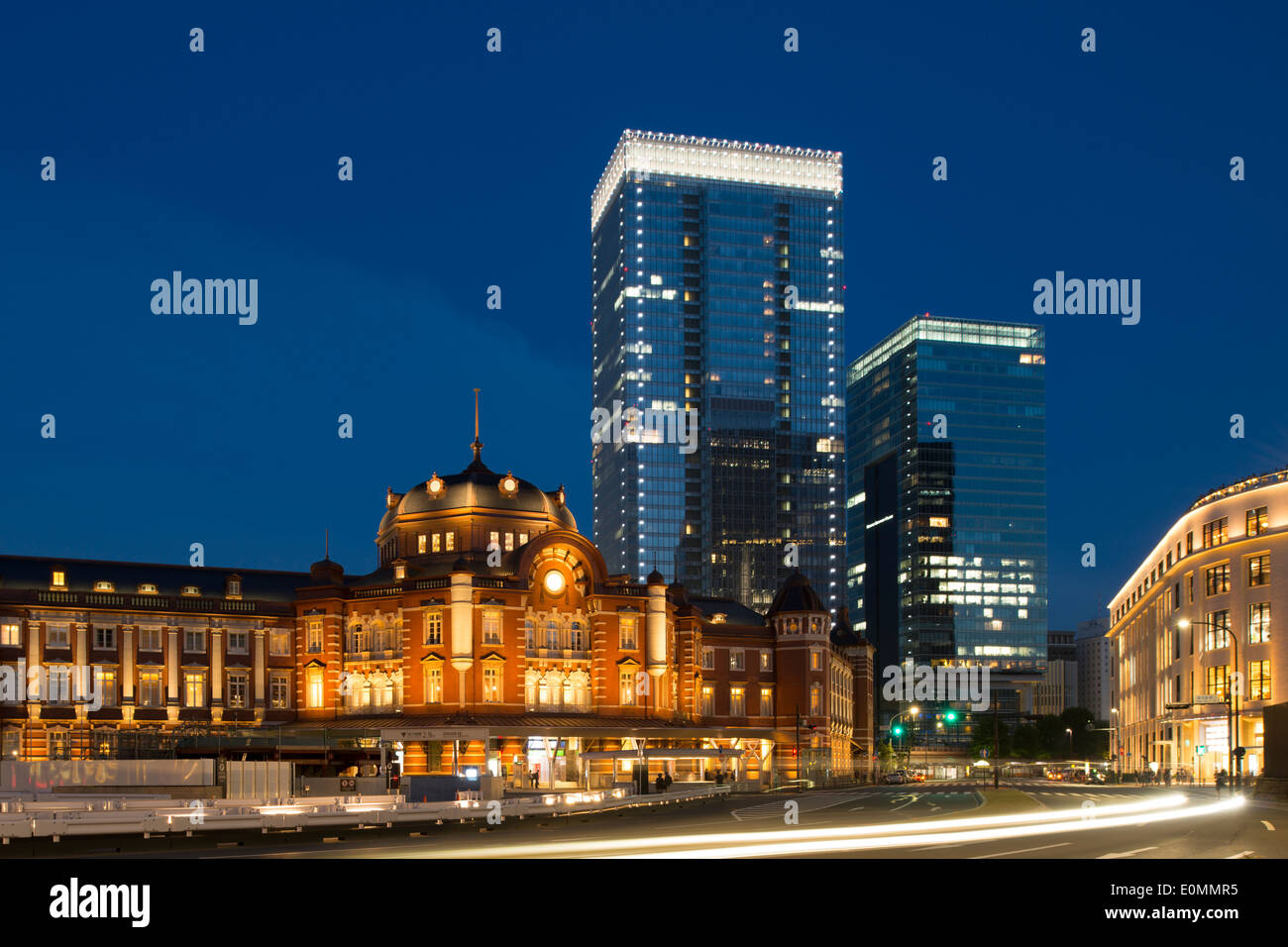 Nachtansicht des Tokyo Station, Marunouchi-Seite. Tokyo, Japan Stockfoto