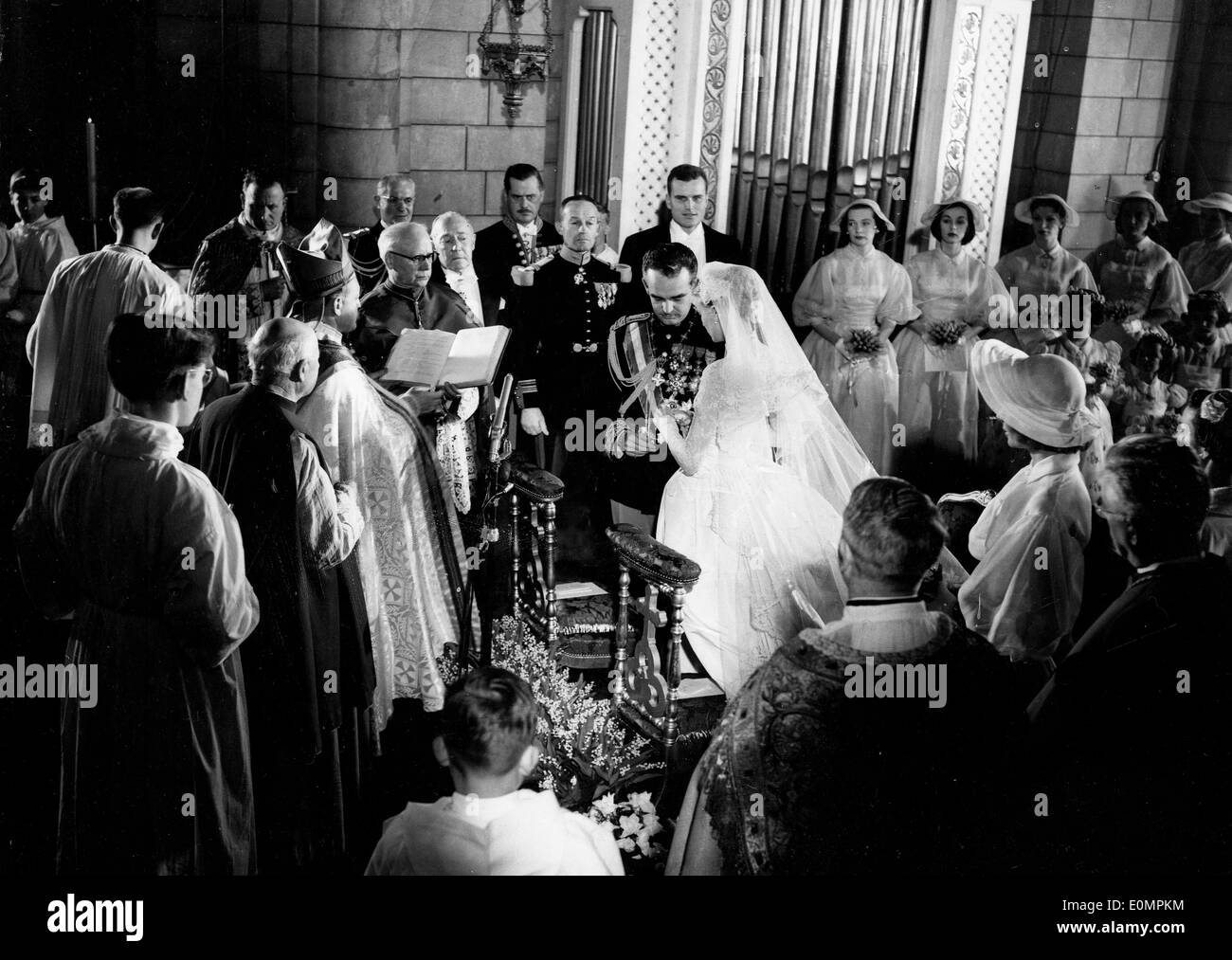 Fürst Rainier heiratet Grace Kelly an der Kathedrale von Monaco Stockfoto