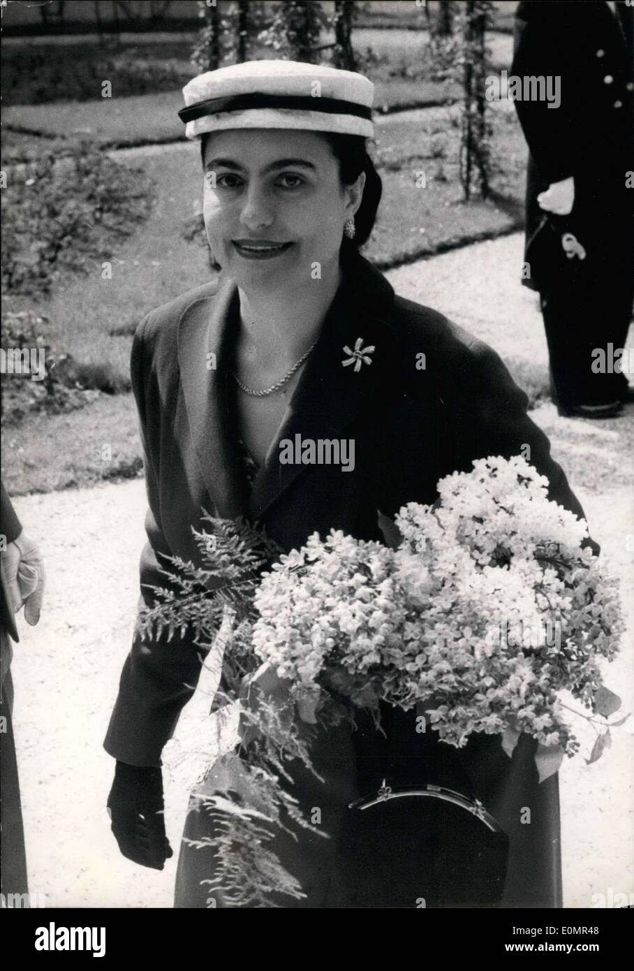 7. Mai 1956 - Marshall Tito Frau Madame Broz Wandern im Elysee-Palast Stockfoto