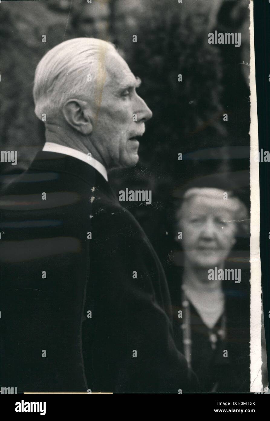 18. August 1956 links im Bild ist deutscher Politiker Franz von Papen