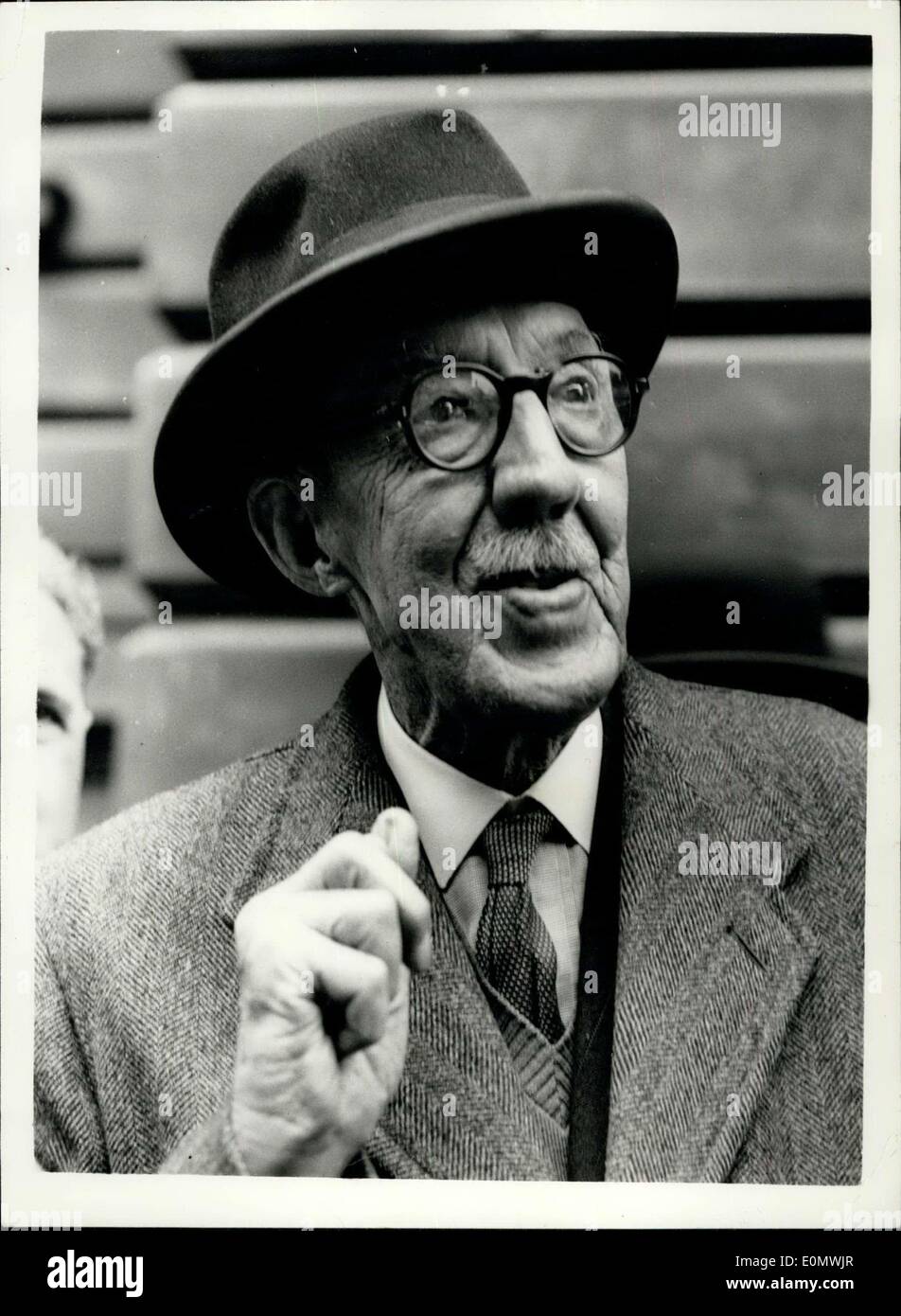 Sept. 11, 1956 - 09.11.56 Suez Krise Zuschauer in der Downing Street. London im Ruhestand Geschäftsmann. Keystone-Fotoshows: Herr m.l. Griffith Jones of London ein pensionierter Geschäftsmann Uhren an- und Abreisen außerhalb Nr. 10 Downing Street heute Nachmittag. Stockfoto