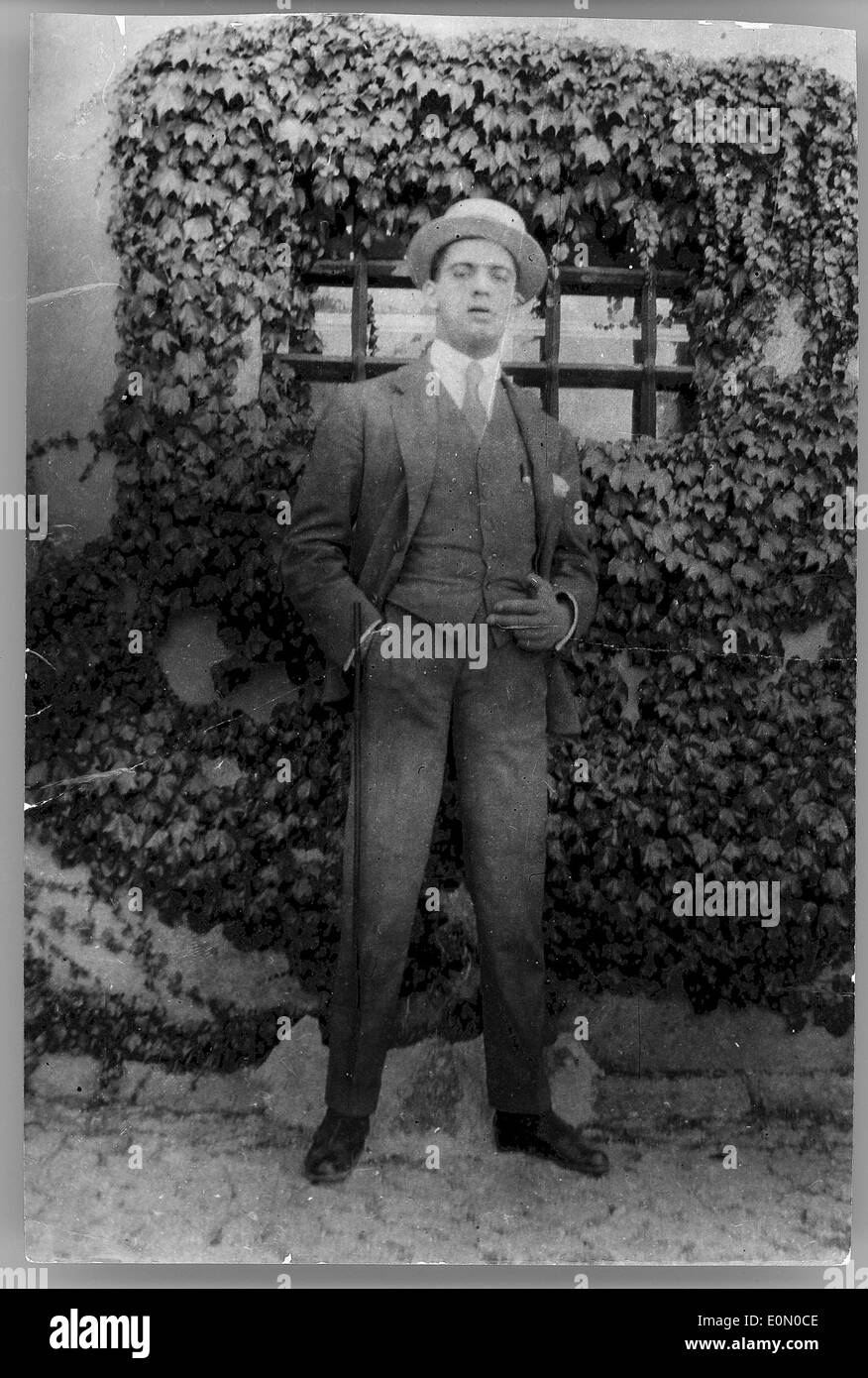 Amadeo de Souza Cardoso war ein portugiesischer Maler, der für seinen modernistischen Stil bekannt war und maßgeblich zur Kunst des frühen 20. Jahrhunderts beitrug. Seine Werke sind in prominenten Sammlungen untergebracht, darunter der Calouste Gulbenkian Foundation. Stockfoto