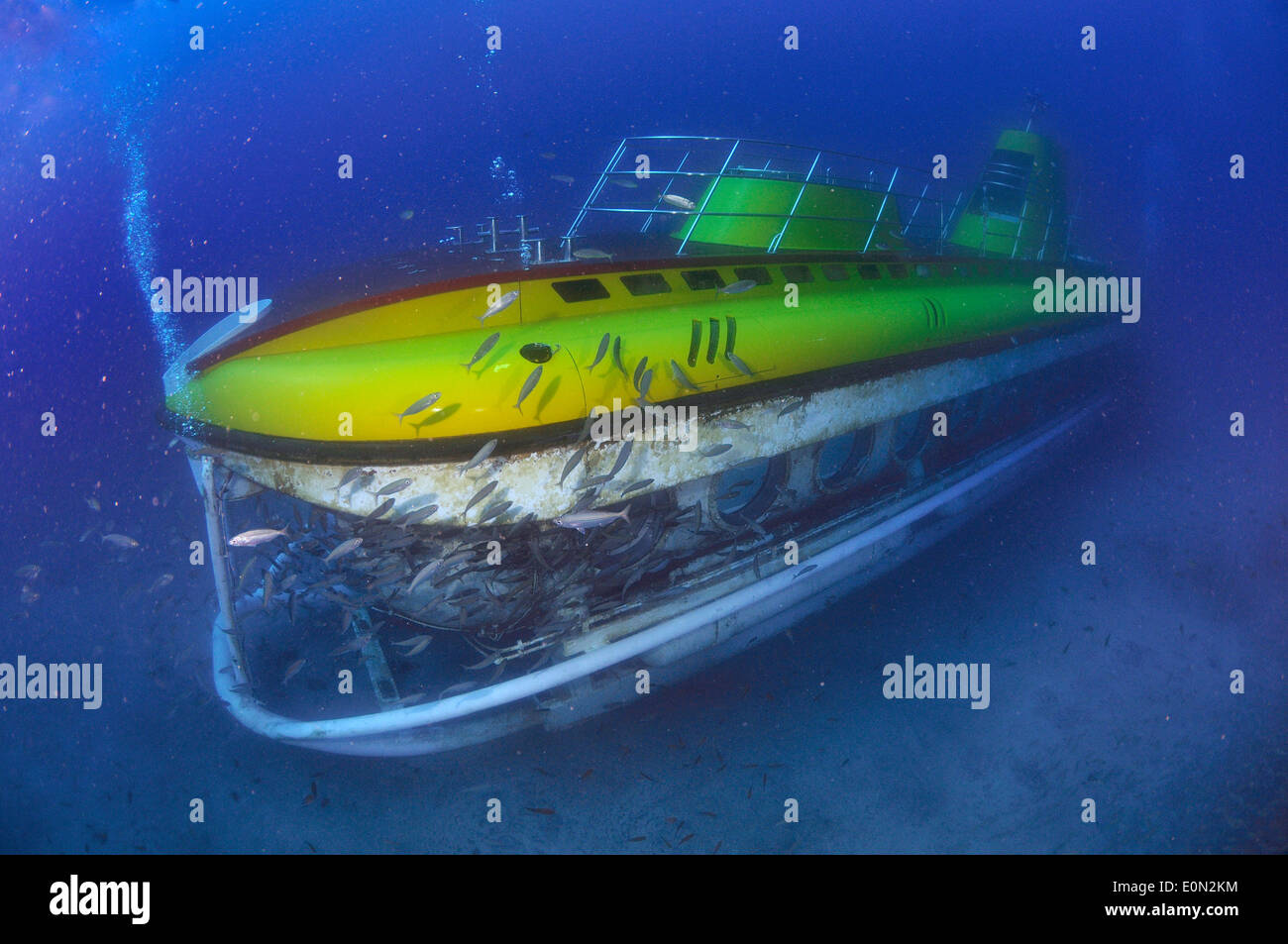 Gelben u-Boot auf Tauchgang unter Wasser, Teneriffa Stockfoto, Bild