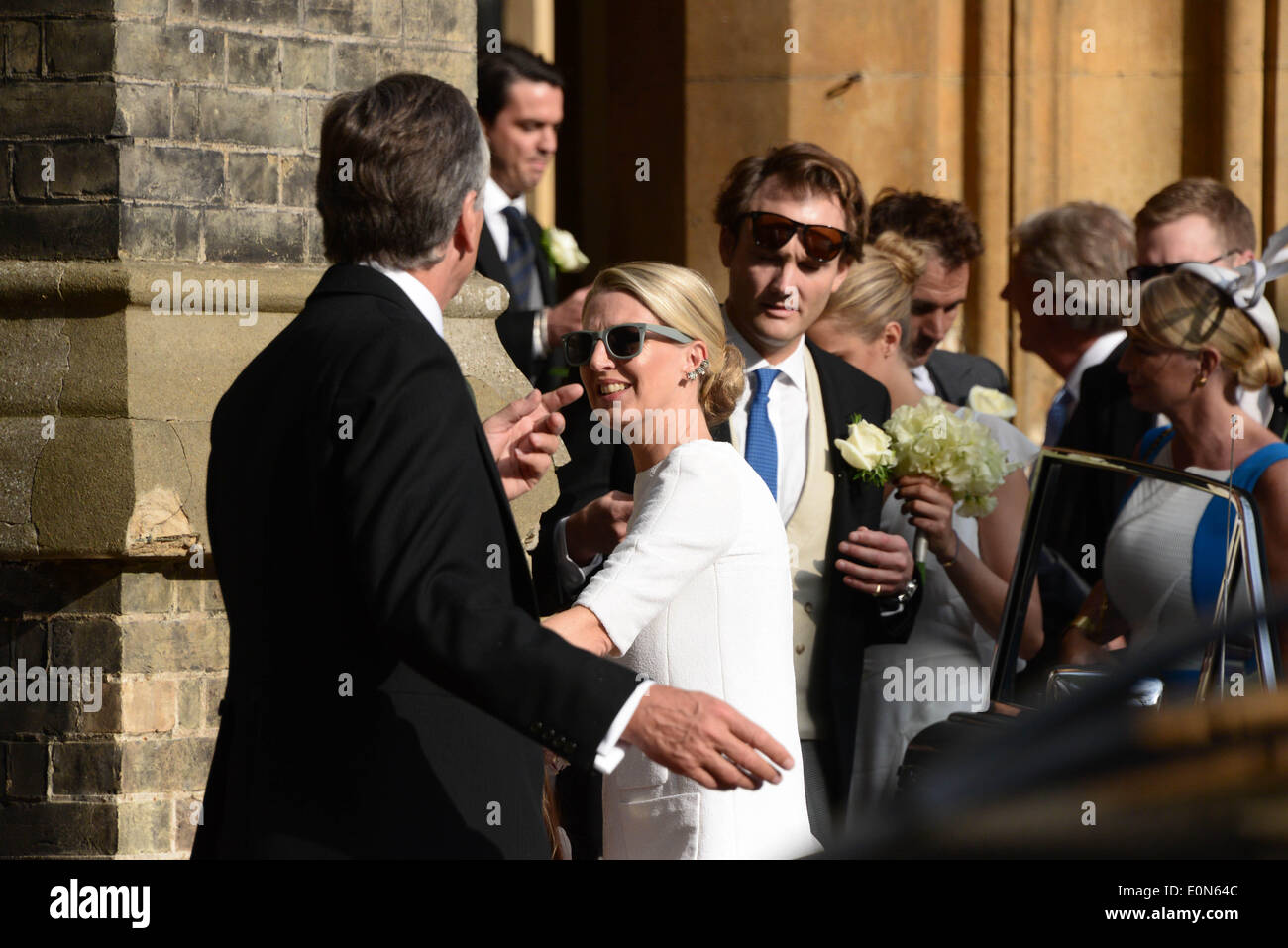 London, UK. 16. Mai 2014. Gäste, die Hochzeit von Poppy Delevingne und James Cook bei St. Pauls Kirche Knightsbridge London abreisen. Foto: siehe Li/Alamy Live News Stockfoto