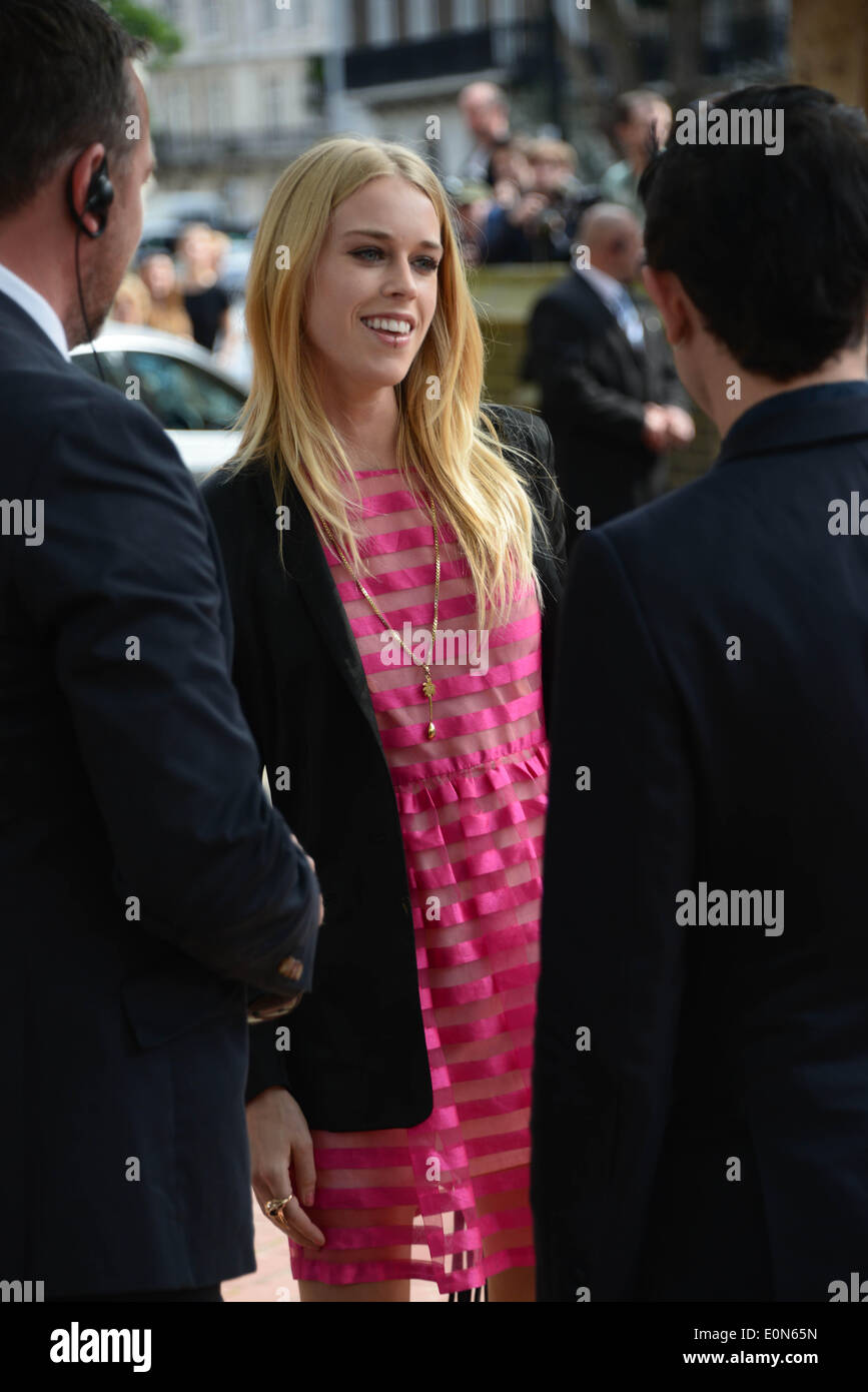 London, UK. 16. Mai 2014. Gäste, die Hochzeit von Poppy Delevingne und James Cook bei St. Pauls Kirche Knightsbridge London abreisen. Foto: siehe Li/Alamy Live News Stockfoto