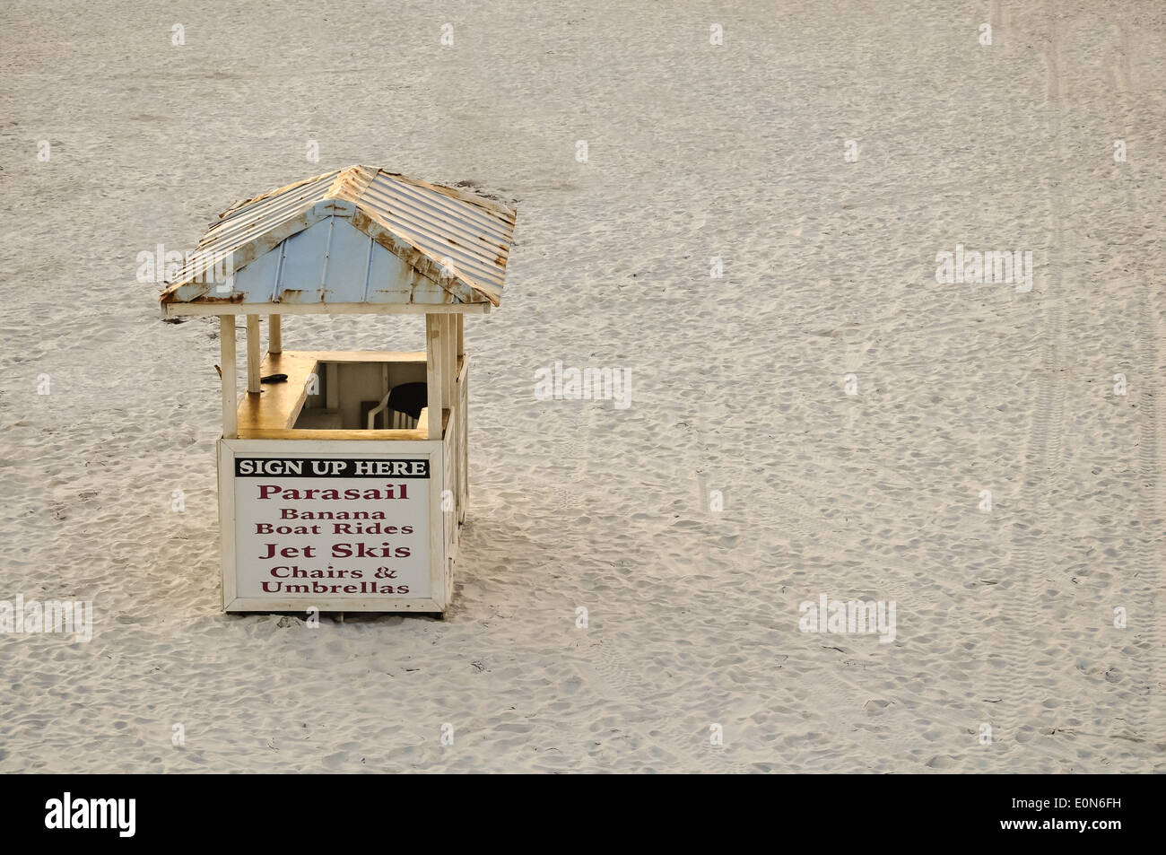 Hütte Wassersport mit-Aktivitäten am Strand Stockfoto