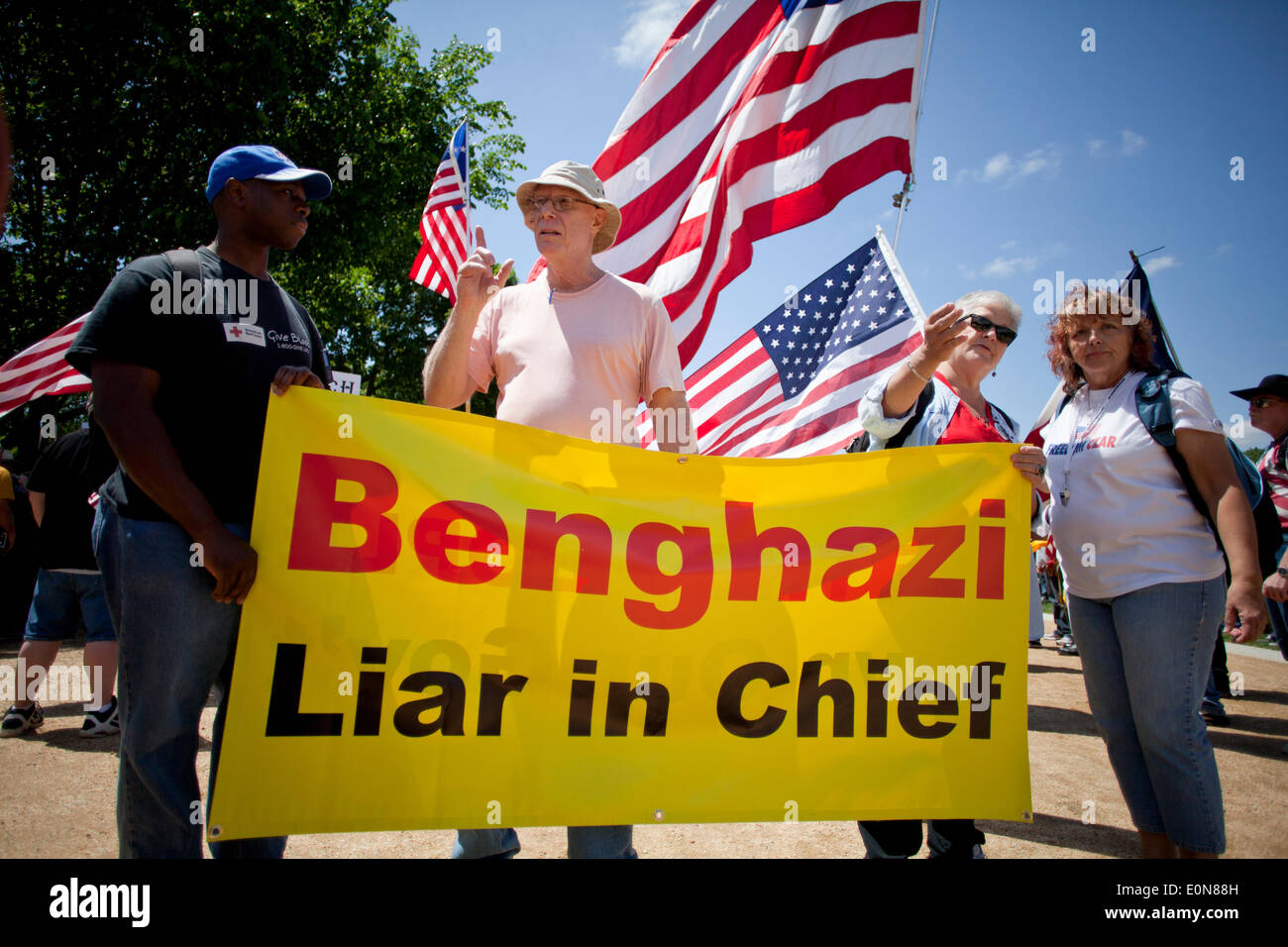 Washington DC, USA. 16. Mai 2014.   Mitglieder der Operation amerikanischen Spring, unterstützt durch die Tea Party Nation rally in Washington, DC zu nennen, die Entfernung von Präsident Obama und andere Mitglieder der US-Regierung, und starten Sie eine konstitutionelle Restaurierung. Bildnachweis: B Christopher/Alamy Live-Nachrichten Stockfoto