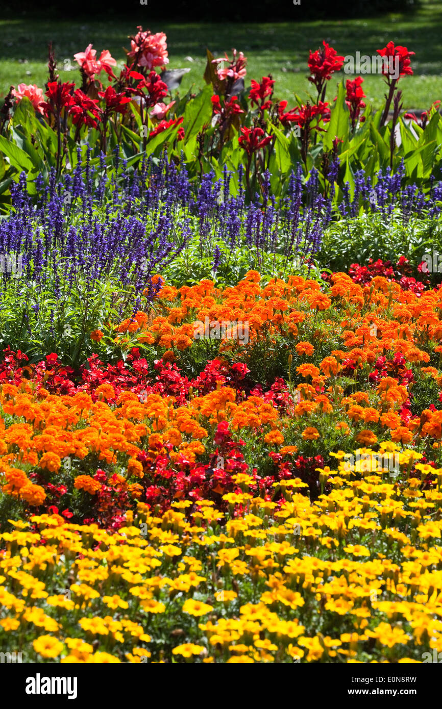 Blumenbeet E Stockfotos und -bilder Kaufen - Alamy