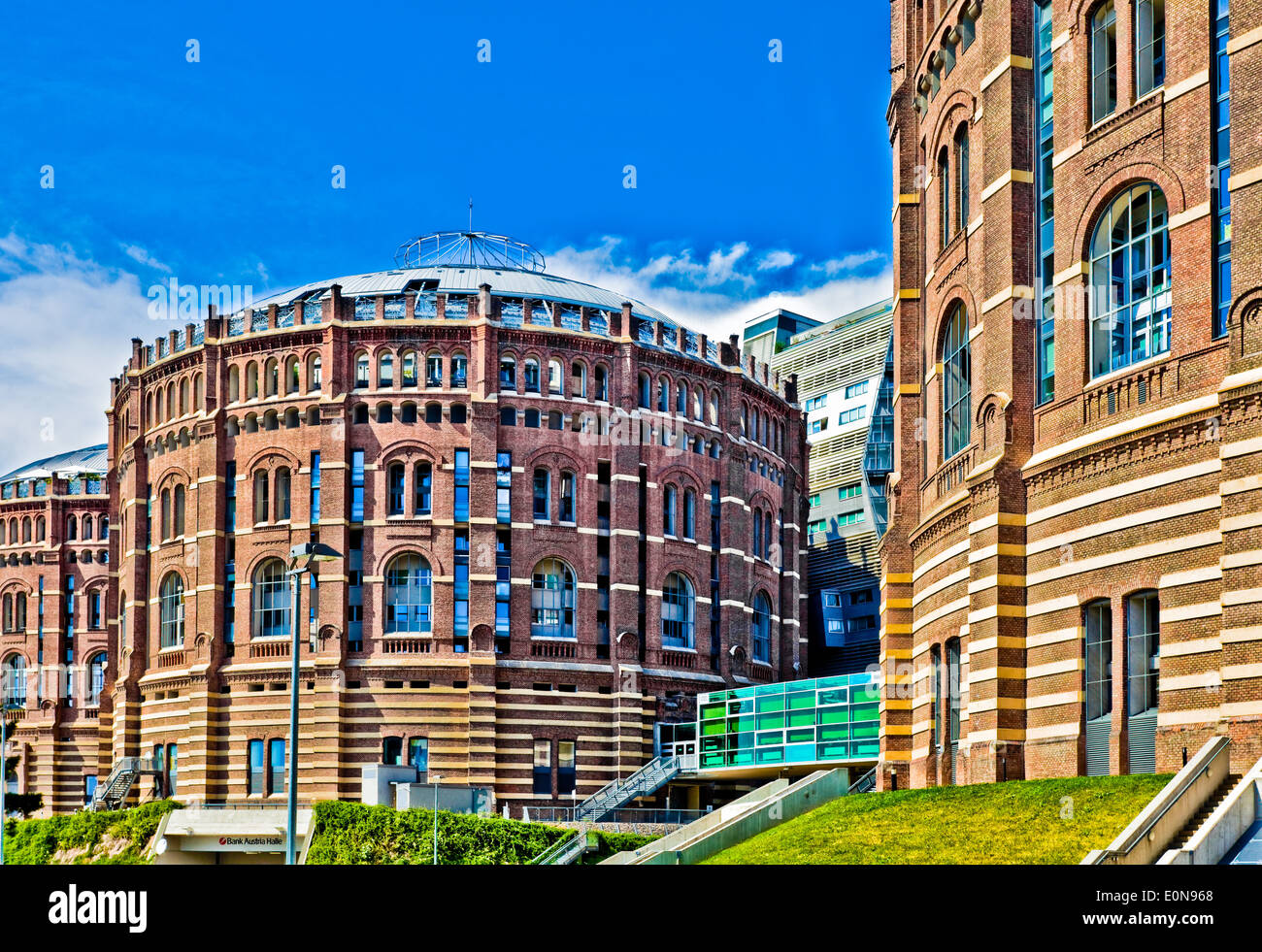 Wohnhausanlage Im Gasometer, Wien, Österreich - Gasometer, Wien, Österreich Stockfoto