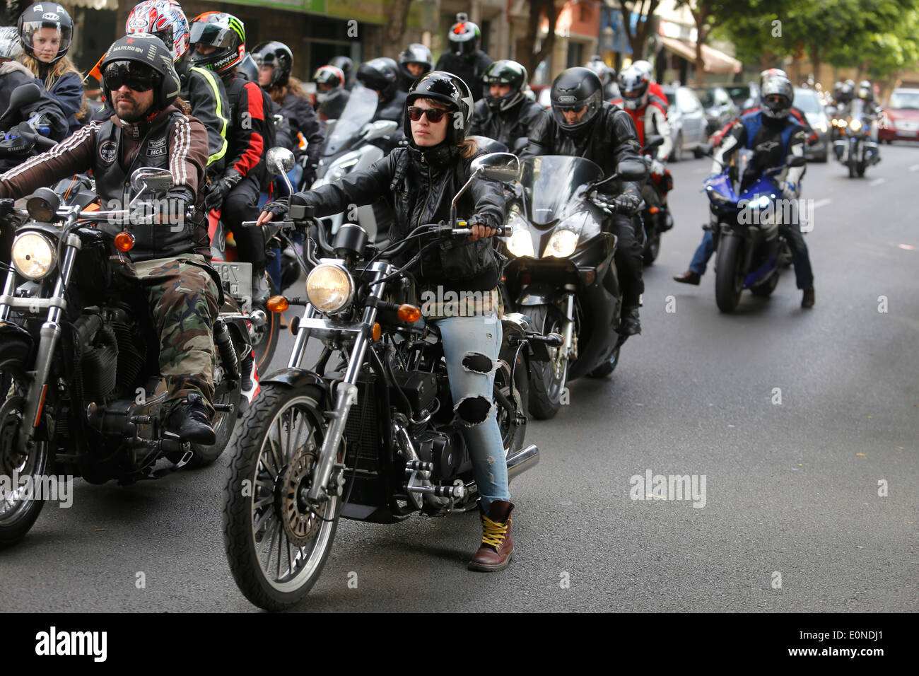 Biker unter den Straßen von Palma De Mallorca während einer lokalen Bike Day Feier in Spanien gesehen Stockfoto