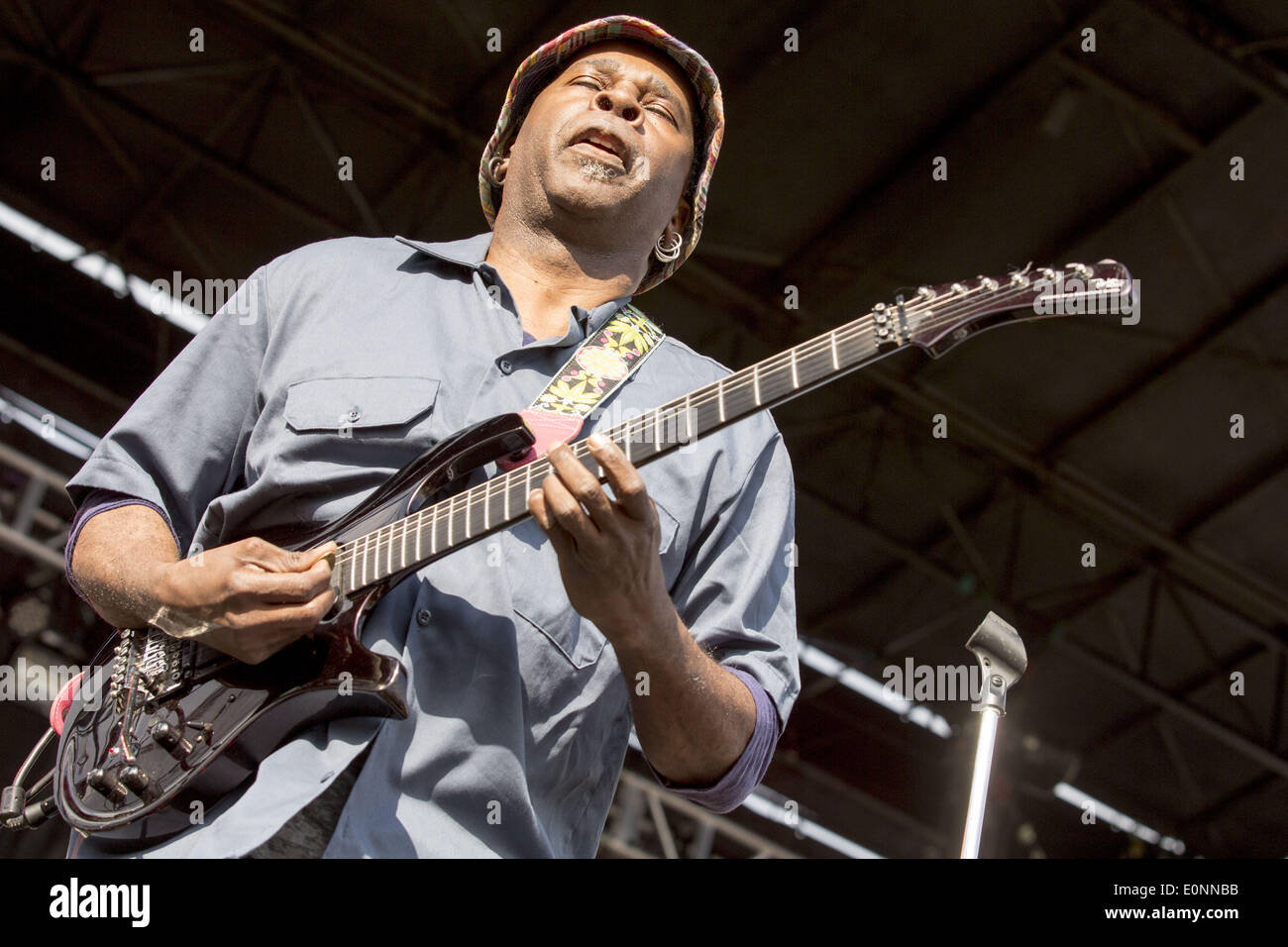 Columbus, Ohio, USA. 16. Mai 2014. Gitarrist VERNON REID von Living Colour führt live am Rock auf der Palette Music Festival in Columbus, Ohio Credit: Daniel DeSlover/ZUMAPRESS.com/Alamy Live News Stockfoto