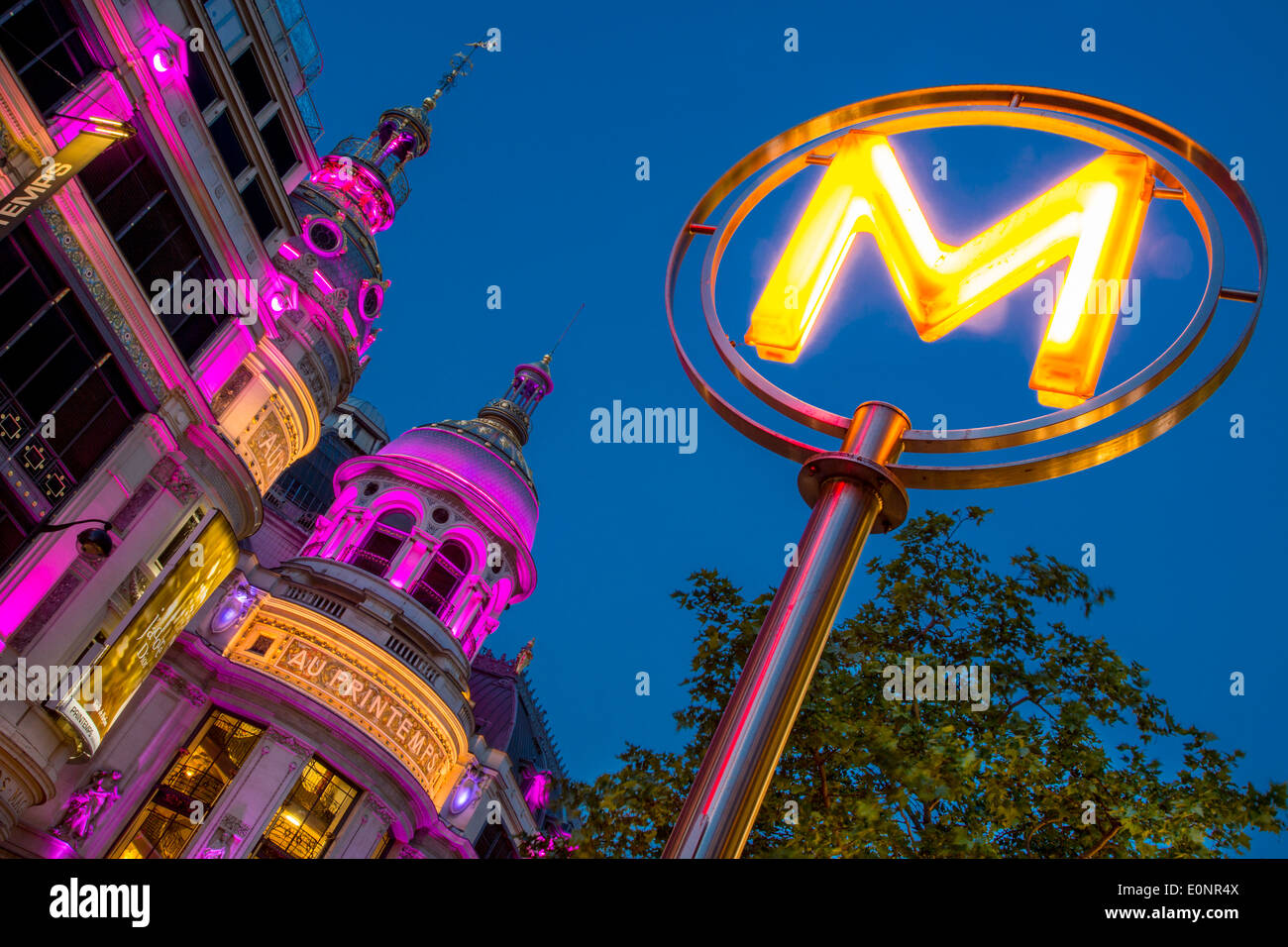 Dämmerung im Kaufhaus Printemps am Boulevard Haussmann, Paris Frankreich Stockfoto