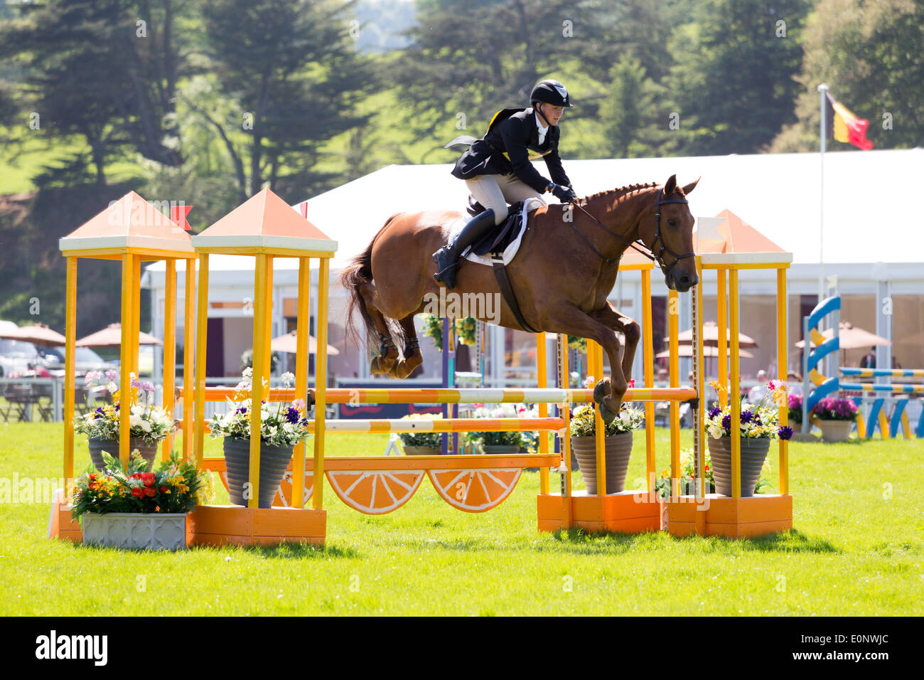 Chatsworth, Bakewell, Derbyshire, UK. 17. Mai 2014. Jack Dale Reiten mein Herr K in offenen Anfänger Abschnitt E Springreiten in Chatsworth International Horse Trials 2014 Credit: Any4 Fotografie/Alamy Live News Stockfoto