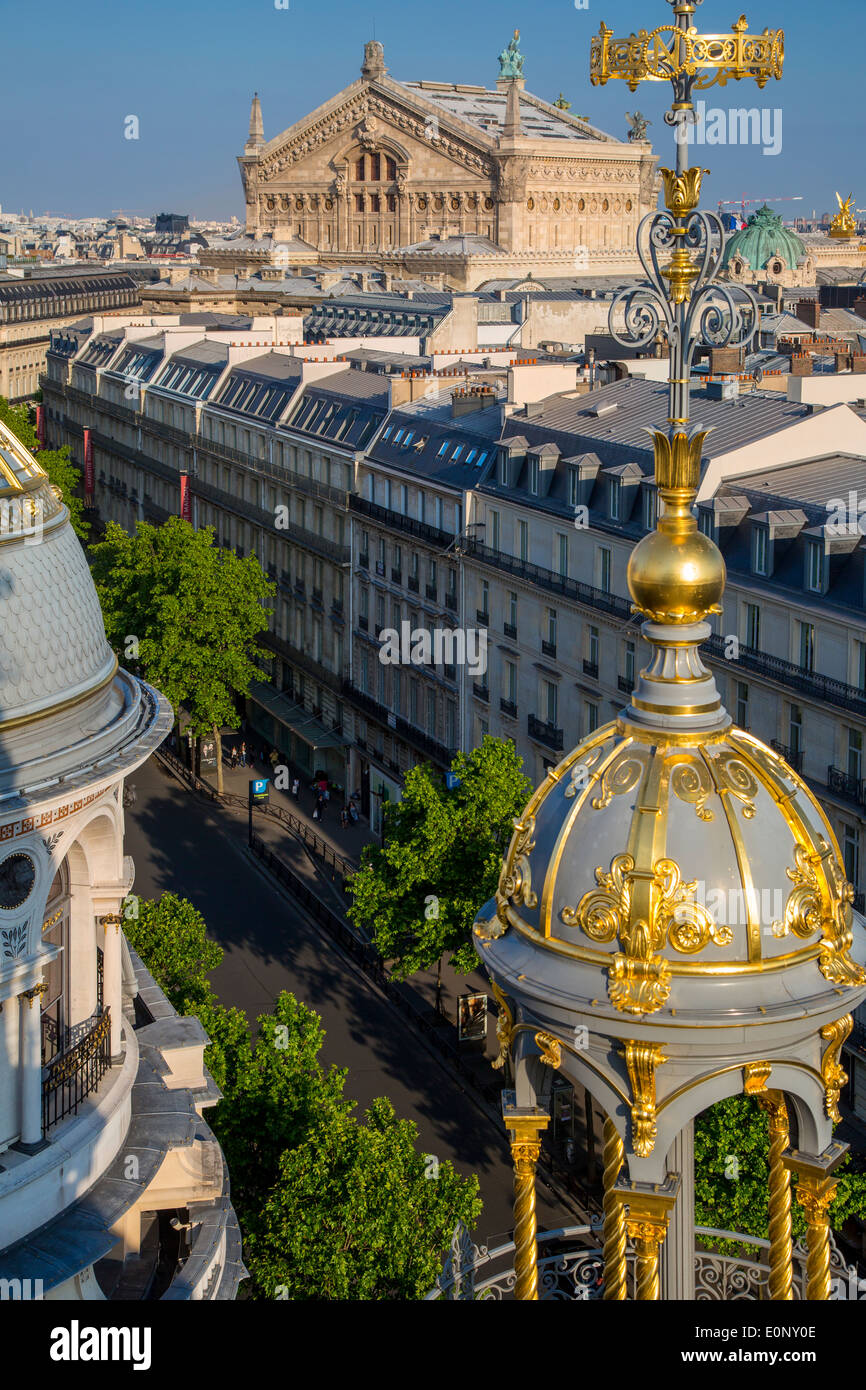 Blick auf den Boulevard Haussmann von der Spitze des Kaufhaus Printemps, Paris Frankreich Stockfoto