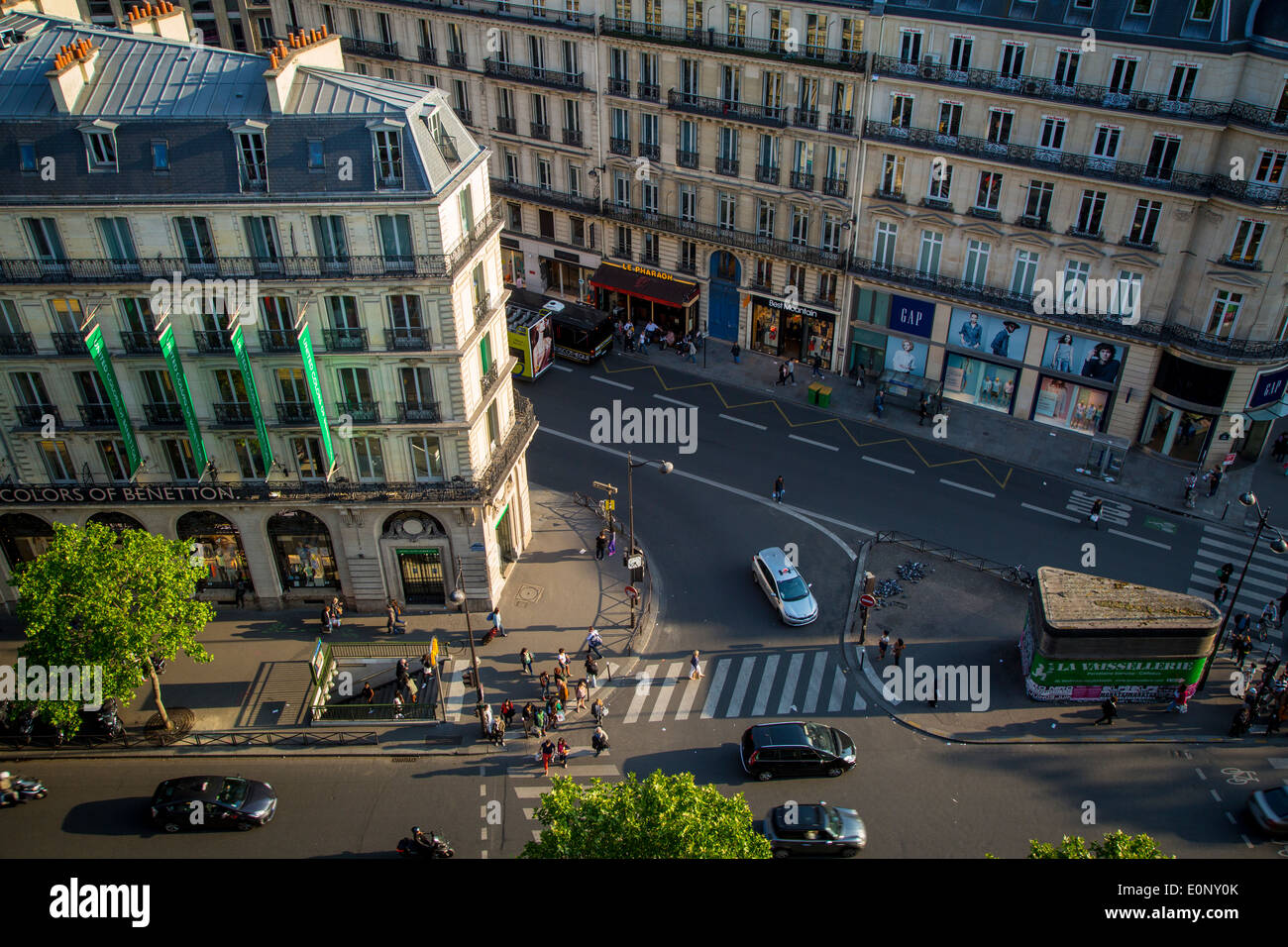 Blick auf den Boulevard Haussmann von der Spitze des Kaufhaus Printemps, Paris Frankreich Stockfoto
