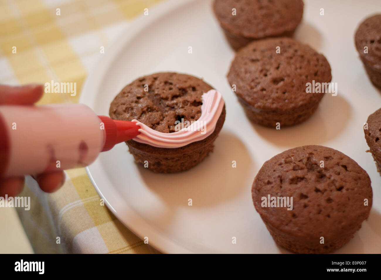 Rosa Cupcake-Vorbereitung Stockfoto