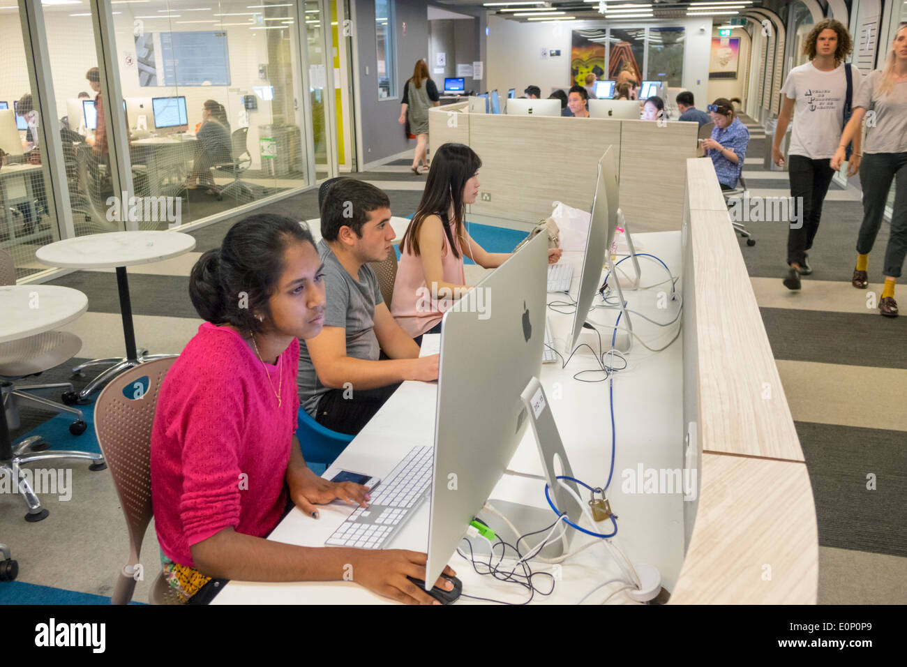 Sydney Australien, New South Wales, UTS, University of Technology Sydney, Campus, Ultimo College Library, TAFE, Studenten, Schüler, Asiaten Stockfoto