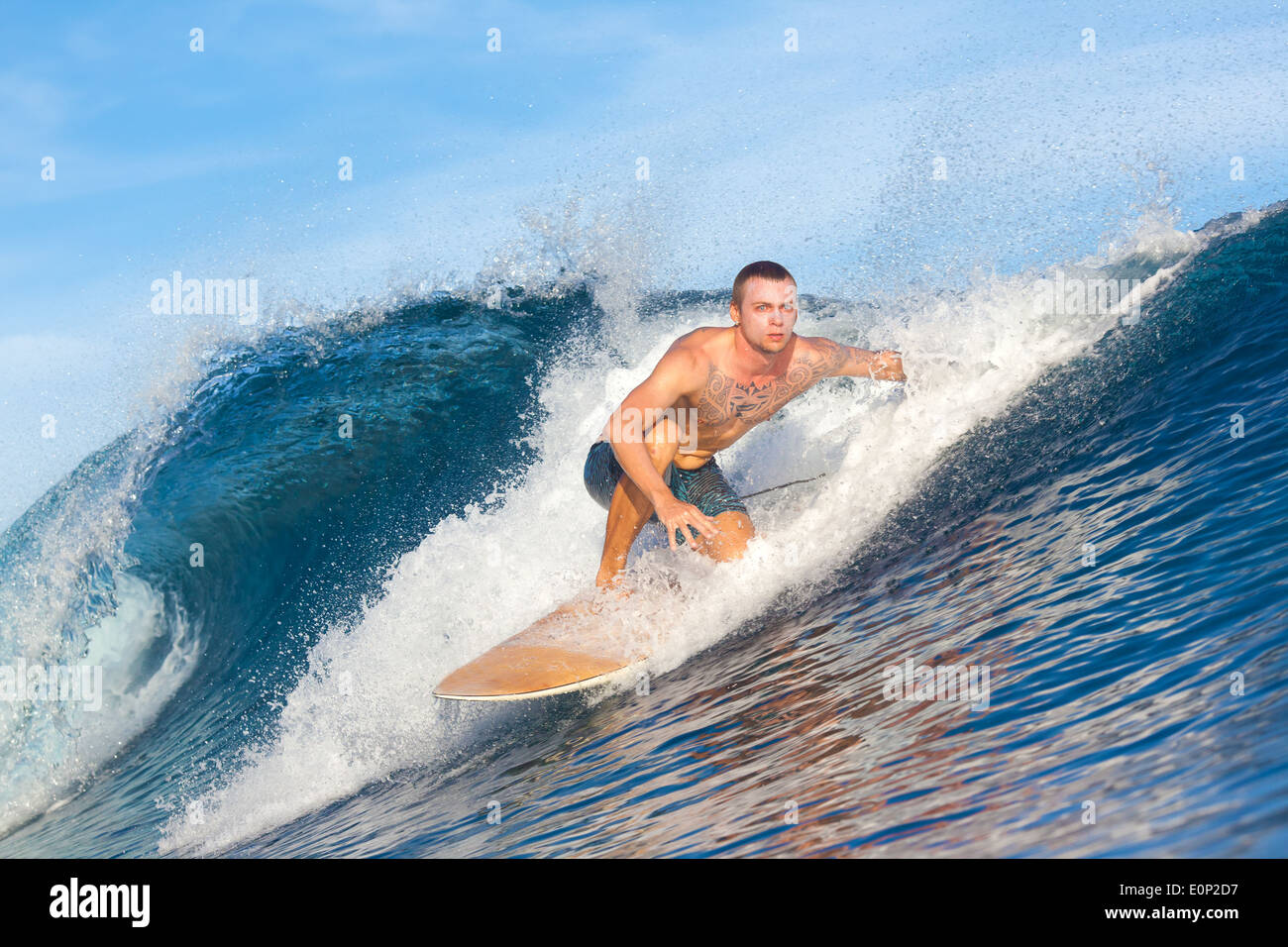 Eine Welle surfen. Indischen Ozean. Stockfoto