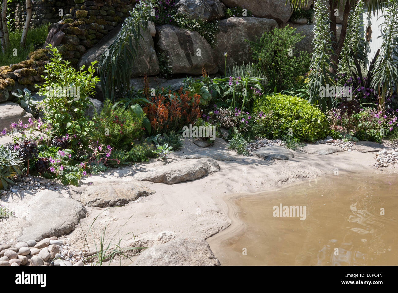 London, Großbritannien. 18. Mai 2014. RHS Chelsea Flower Show 2014 RHS Britain in Bloom 50. Jahrestag Garten von Alan Titchmarsh Credit entworfen: ein Garten/Alamy leben Nachrichten Stockfoto