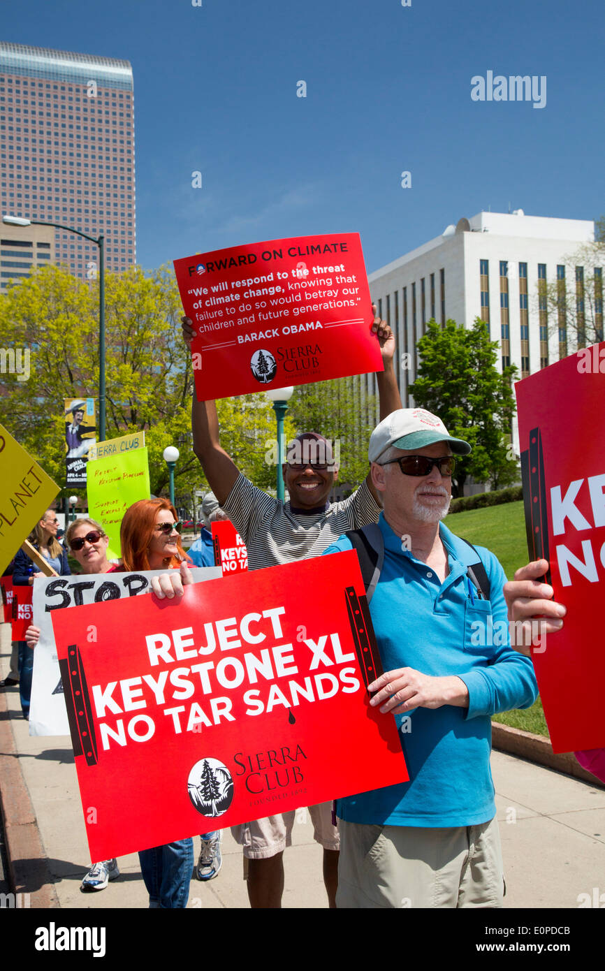 Denver, Colorado. Umweltschützer Rallye des Colorado State Capitol gegen die geplante Keystone XL-Pipeline, die Sande Öl aus Kanada, der US-Golfküste transportieren würde. Bildnachweis: Jim West/Alamy Live-Nachrichten Stockfoto
