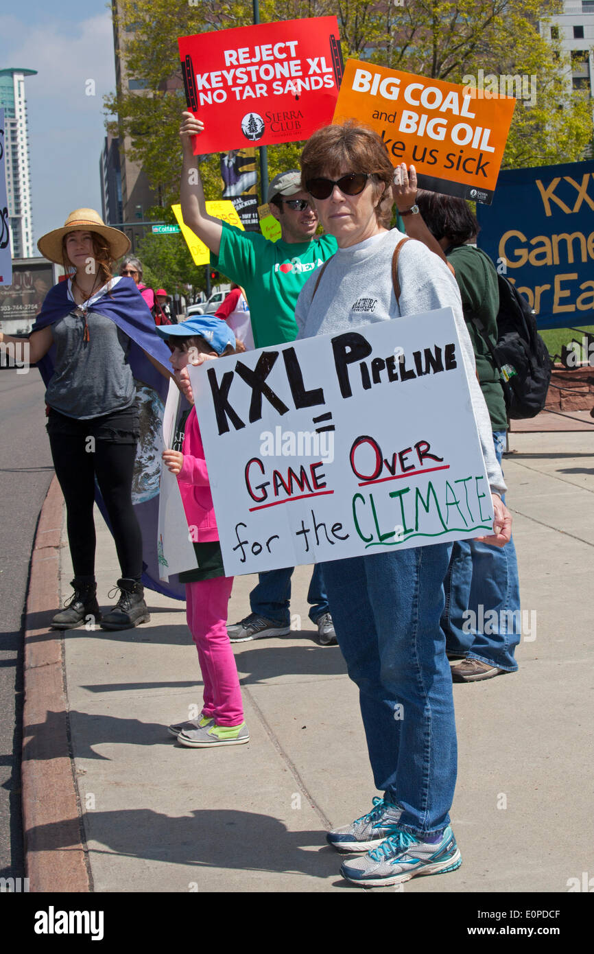 Denver, Colorado. Umweltschützer Rallye des Colorado State Capitol gegen die geplante Keystone XL-Pipeline, die Sande Öl aus Kanada, der US-Golfküste transportieren würde. Bildnachweis: Jim West/Alamy Live-Nachrichten Stockfoto