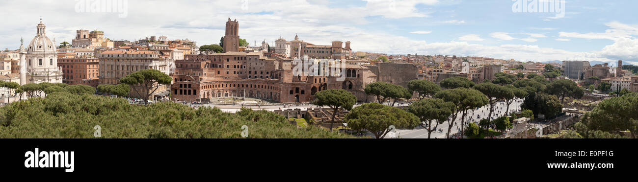 Rom-Panorama mit Blick auf Teil des römischen Forums, Stadtzentrum Rom Italien Europa Stockfoto