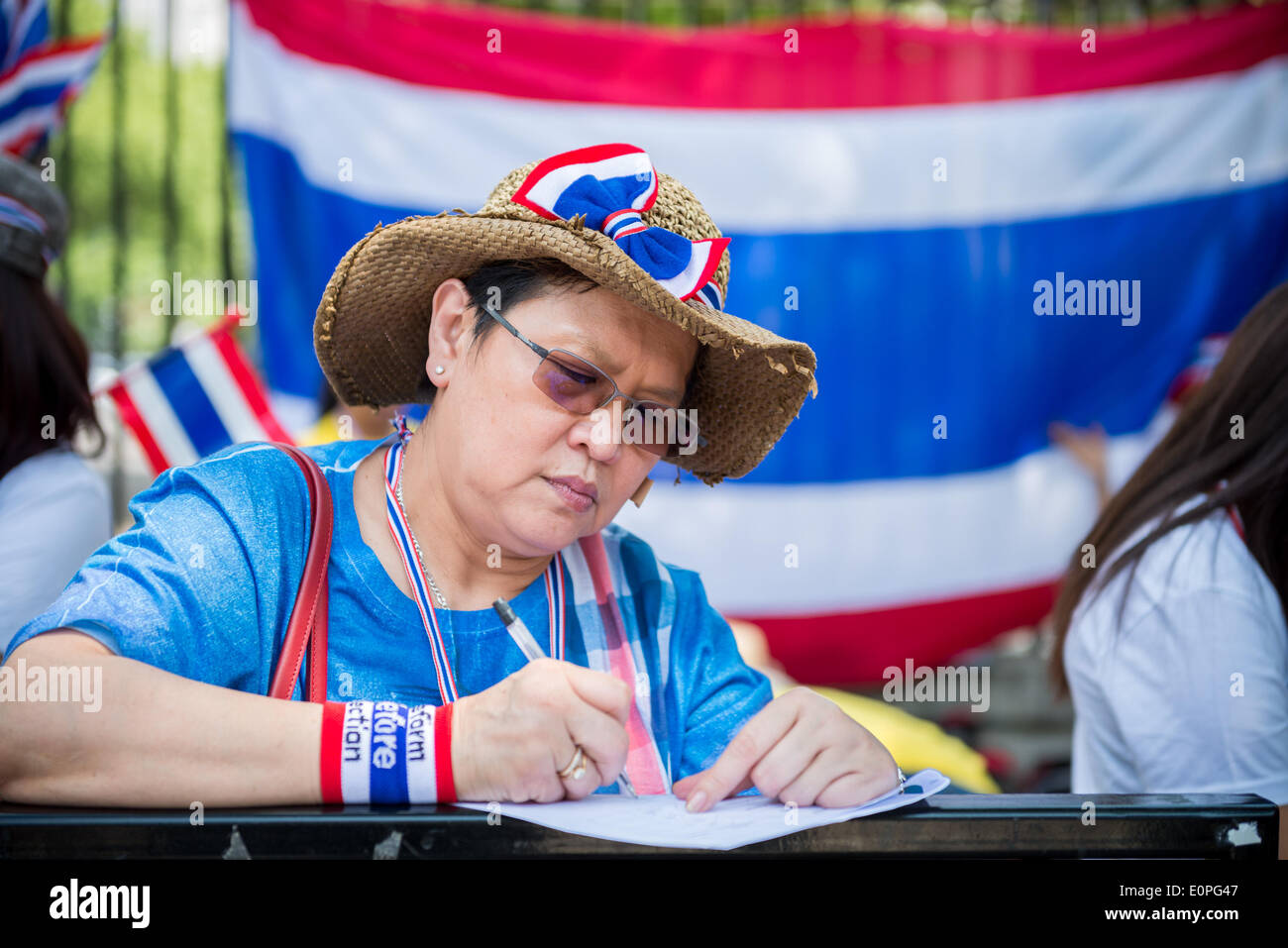 London, UK. 18. Mai 2014. Thai Anti-Regierungs-Proteste in London Credit: Guy Corbishley/Alamy Live News Stockfoto