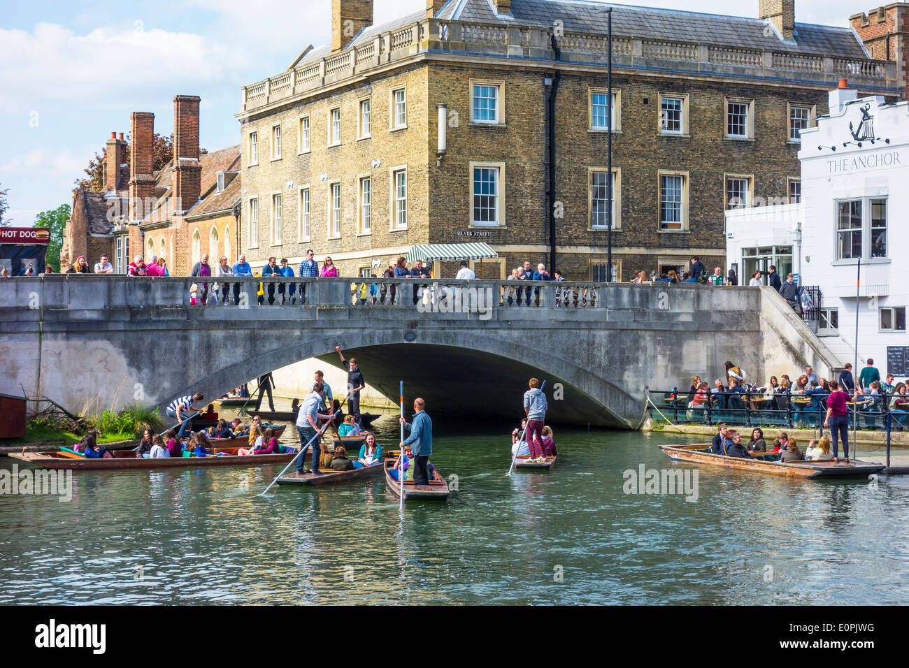 Bootfahren auf dem Fluss Cam in Cambridge Stockfoto