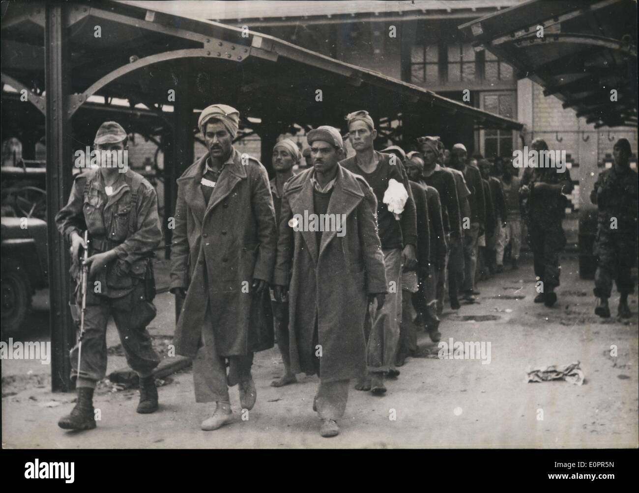 11. November 1956 - französische Landung in Ägypten: ägyptische Gefangenes durch französische Truppen am Port Fuad gemacht Stockfoto