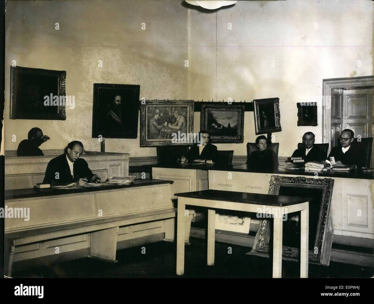 1. Januar 1957 - Gemälde in den Gerichtssaal: Studie wurde heute in einem Frankfurter Gericht gegen Kurt Gans (GANS), Manager von eröffnet eine Stockfoto