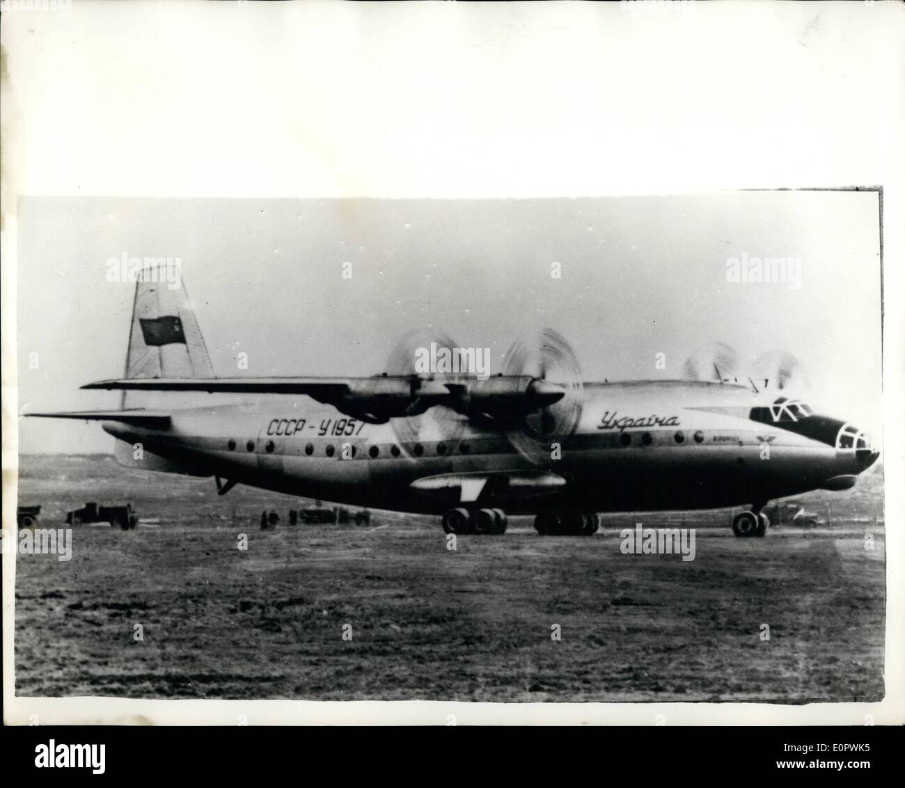 3. März 1957 - neue sowjetische Turbojet-Verkehrsflugzeug. Foto zeigt eines der neuesten Flugzeuge Russlands, ist die neue "Ukraina" Turbojet Ariliner, hier abgebildet. Stockfoto