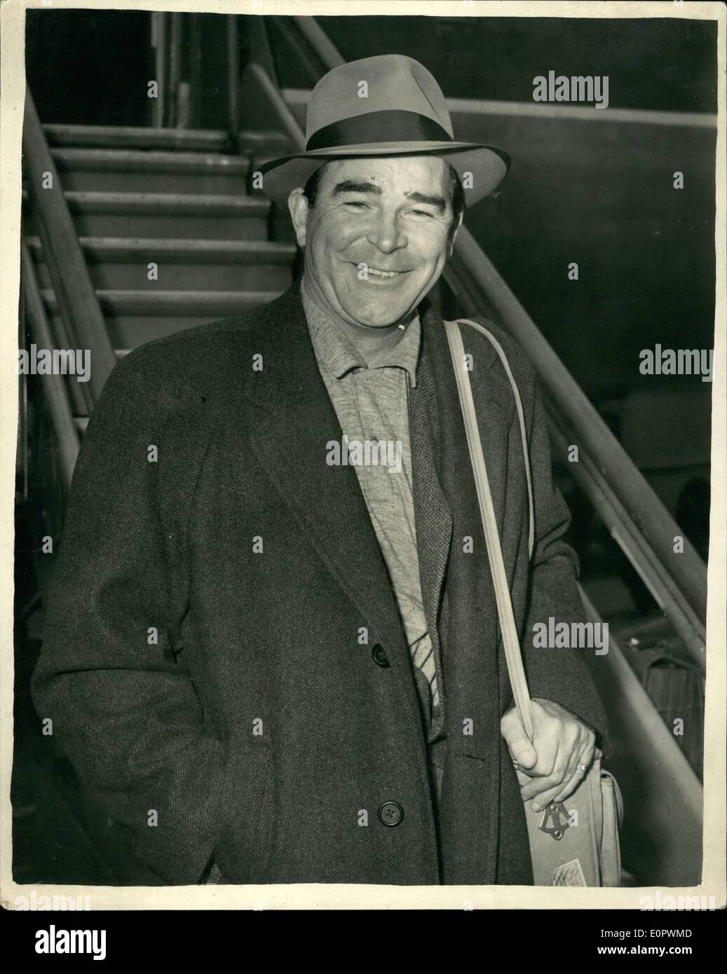 3. März 1957 - kommt Western Star Stern im britischen Bild. Rod Cameron, robuste Stern von vielen Hollywood-Western angekommen Stockfoto