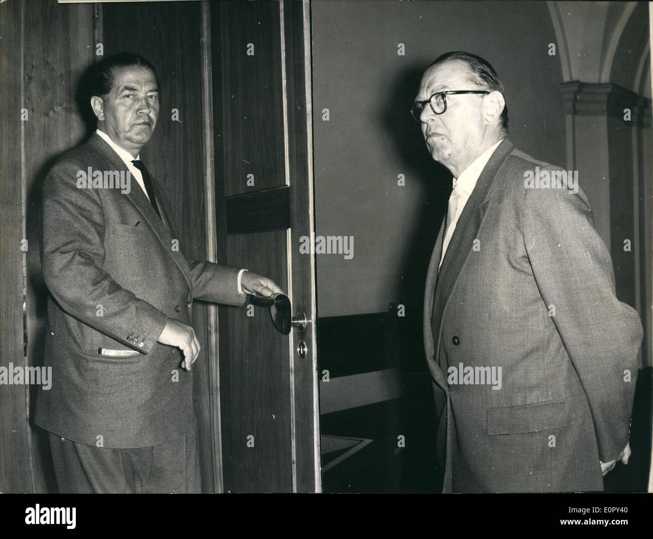 5. Mai 1957 - Zeugen im Prozess gegen den ehemaligen SS-Führer Sepp Dietrich und M. Lippert, gehalten in München jetzt: Julius Scahub Stockfoto