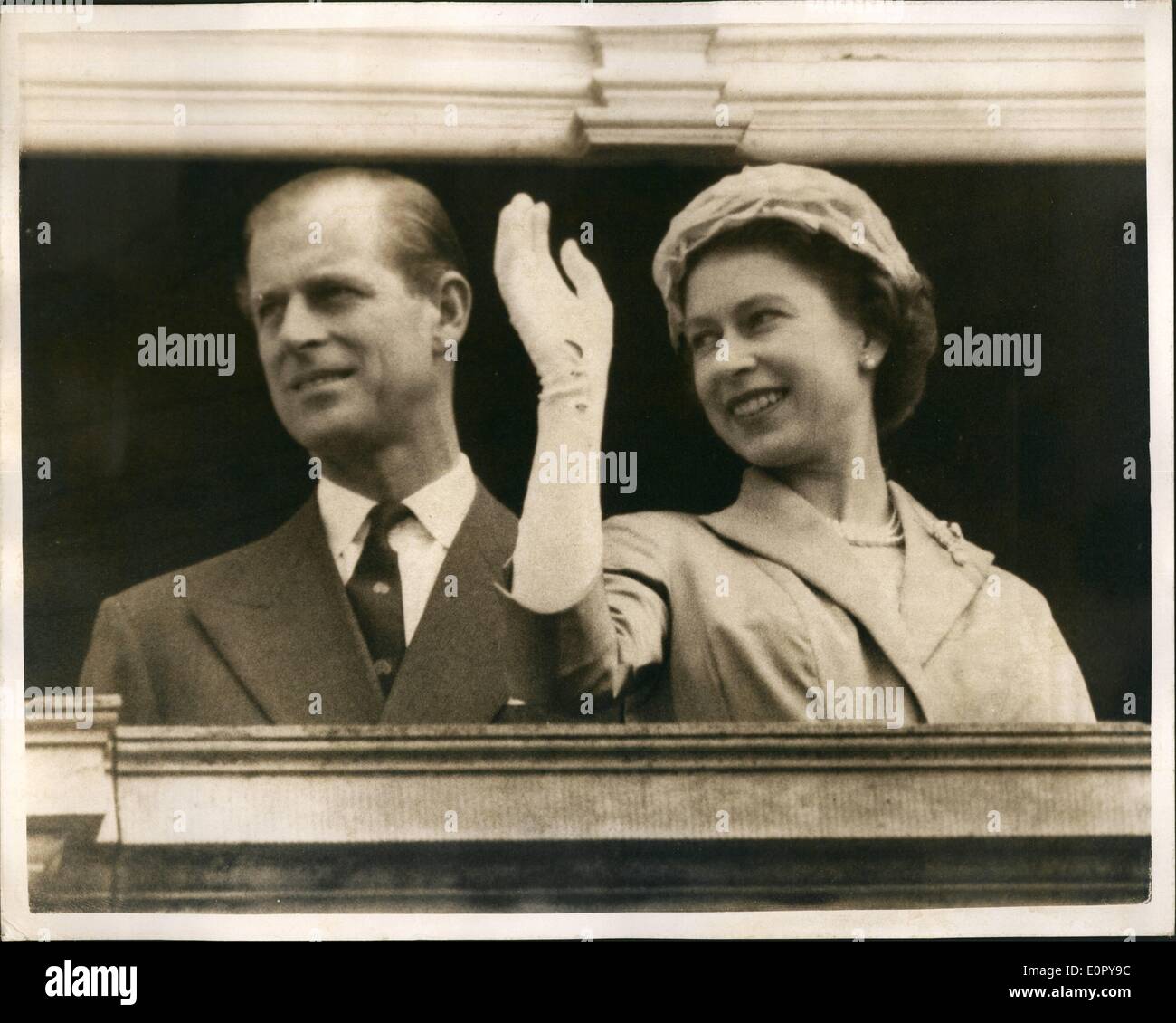 5. Mai 1957 - Staatsbesuch nach Dänemark. Königin an königliche Jagdhütte. Foto zeigt: H.M.The Königin und des Herzogs von Edinburgh, gesehen Stockfoto