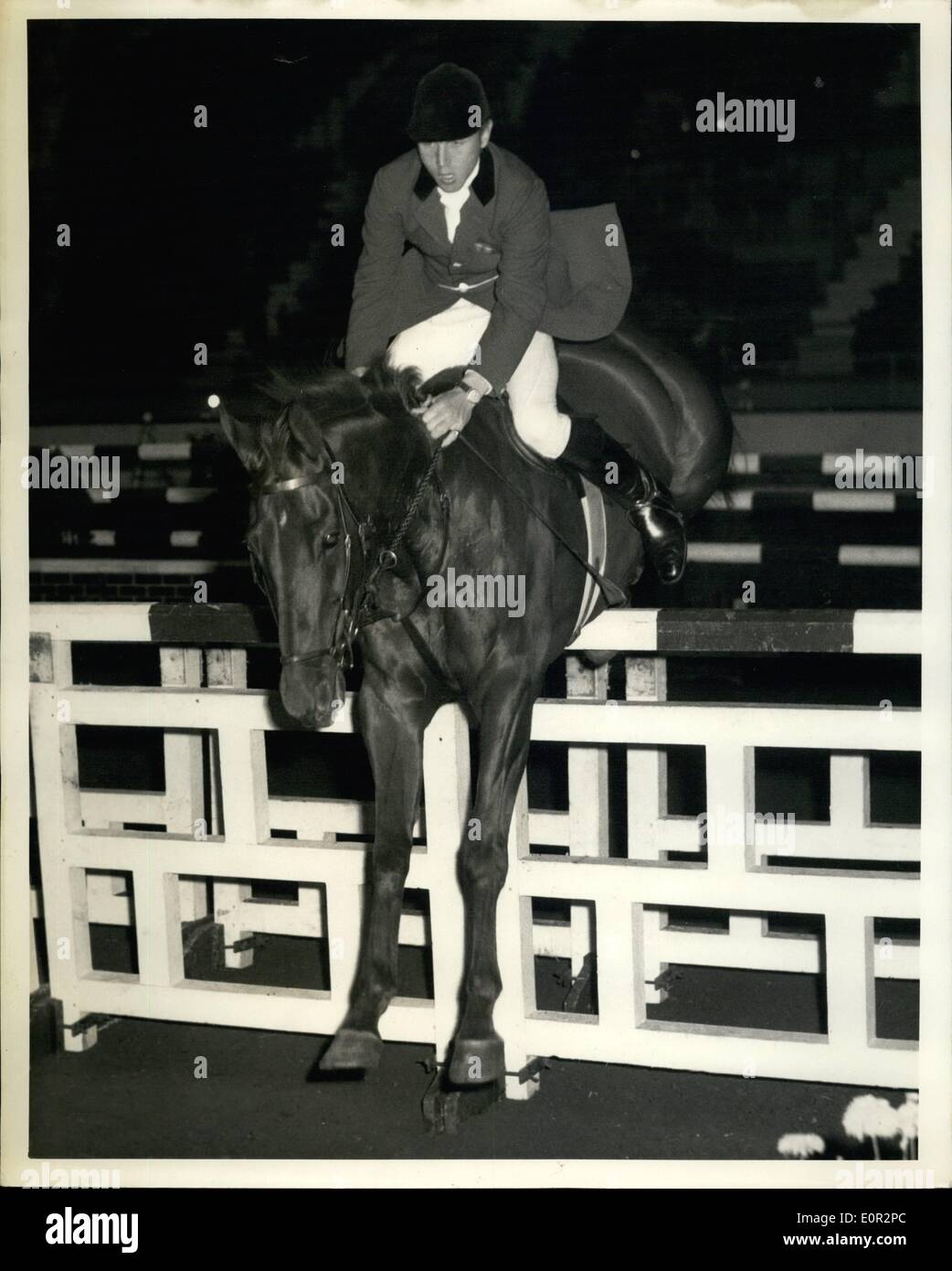 10. Oktober 1957 - klare Mr P. Robeson und "Albany Street" den Zaun: London England. Das Foto zeigt. Herr P. Robeson, montiert auf der Stockfoto