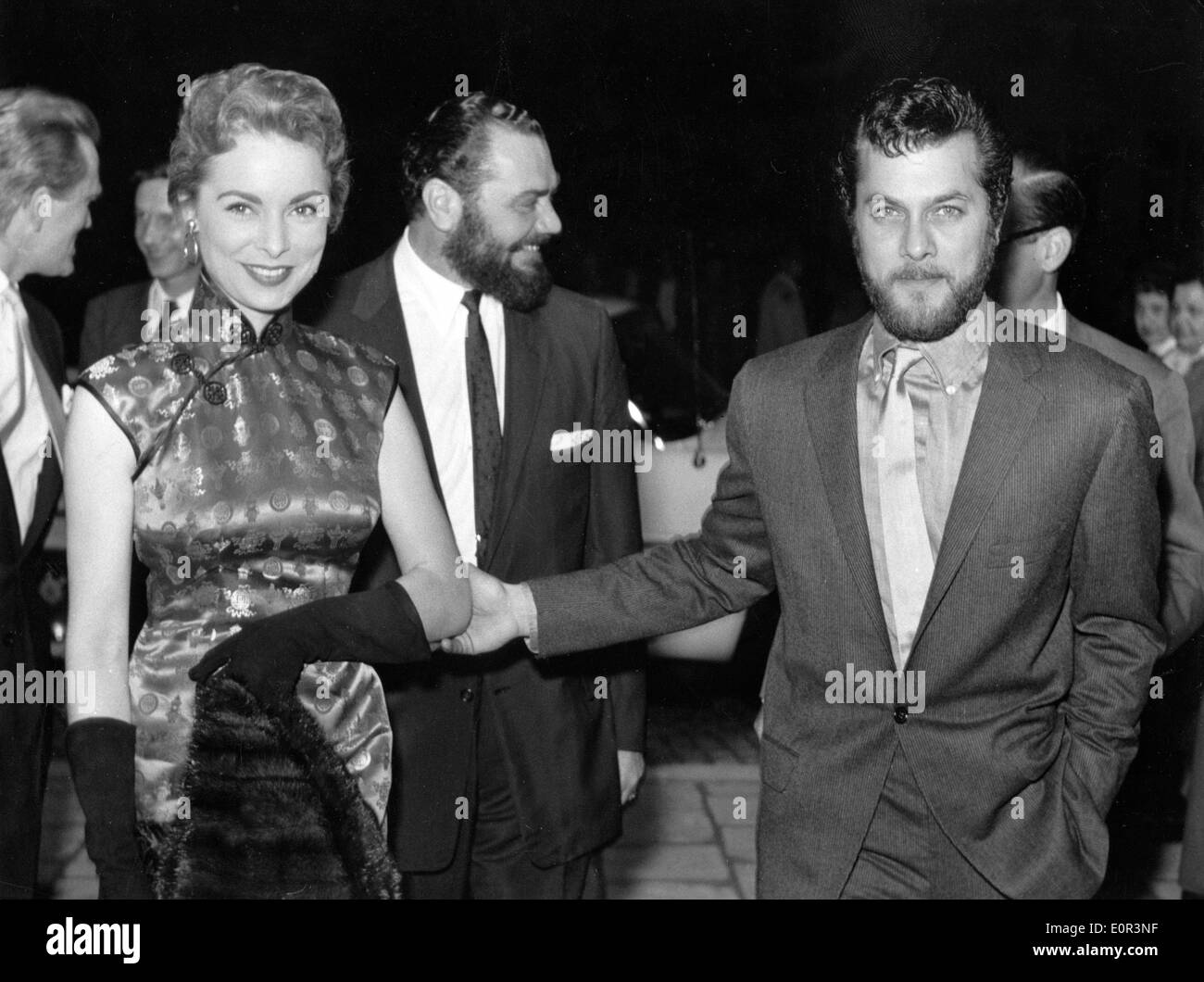 Schauspieler Tony Curtis und seine Frau Janet Leigh nach der Aufnahme "The Vikings" Stockfoto