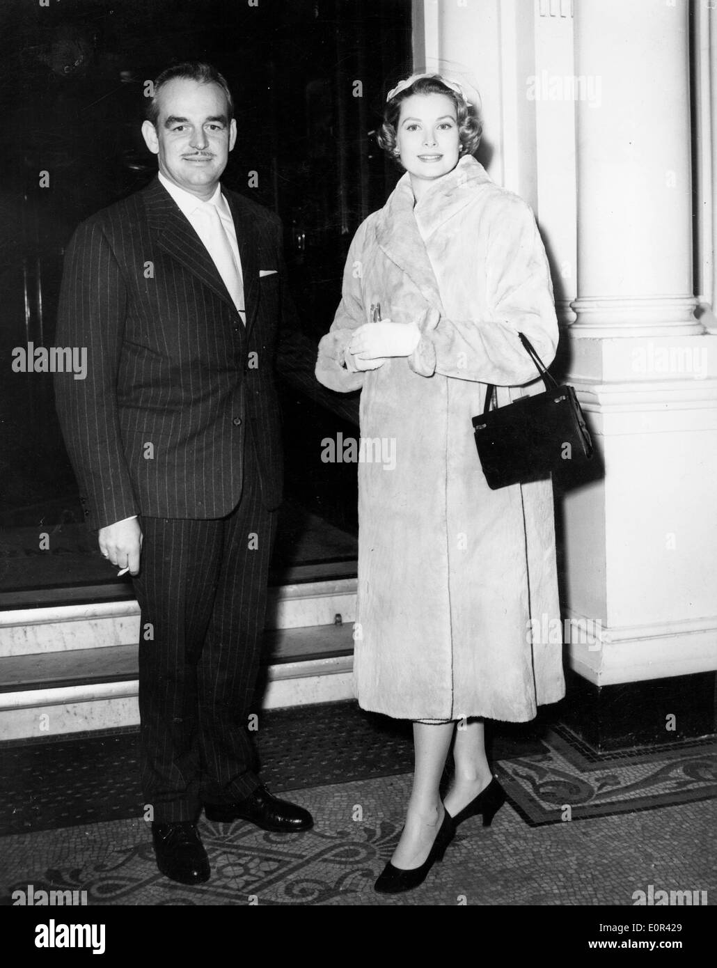 Fürst Rainier mit Frau Grace Kelly Buckingham Palace besuchen Stockfoto