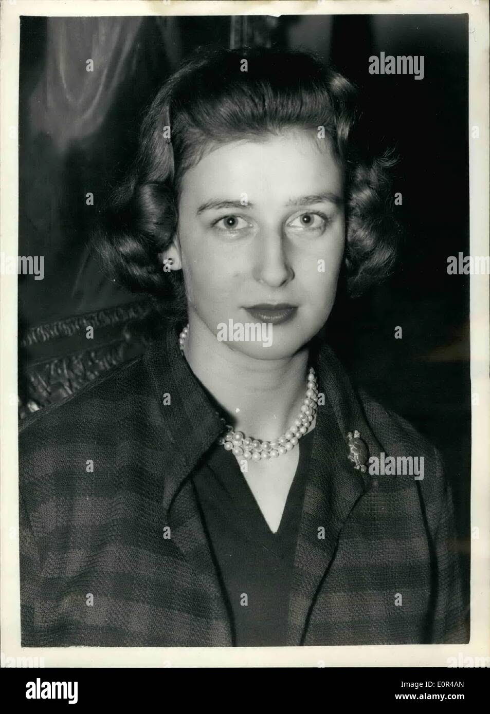 12. Dezember 1957 - Prinzessin Alexandra 21 am Weihnachtstag; Prinzessin Alexandra von Kent wird im Kensington Palace, London, Dezember 18 angezeigt. Das Bild war im Zusammenhang mit der Prinzessin 21. Geburtstag gemacht, die sie am 25. Dezember feiert. Stockfoto