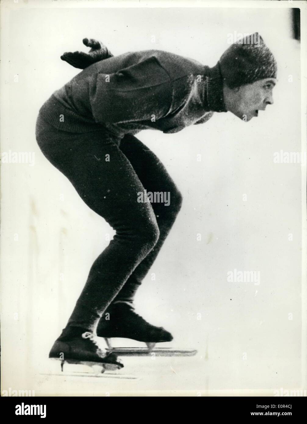 2. Februar 1958 - One-Armed-Russisch-Skater gewinnt Silbermedaille in Helsinki: V. Shilikovski, Russlands, der hat nur einen Arm - gesehen mit Geschwindigkeit während der Eiskunstlauf-Weltmeisterschaft in Helsinki am Sonntag, als er belegte den zweiten Platz und gewann die Silbermedaille. Stockfoto