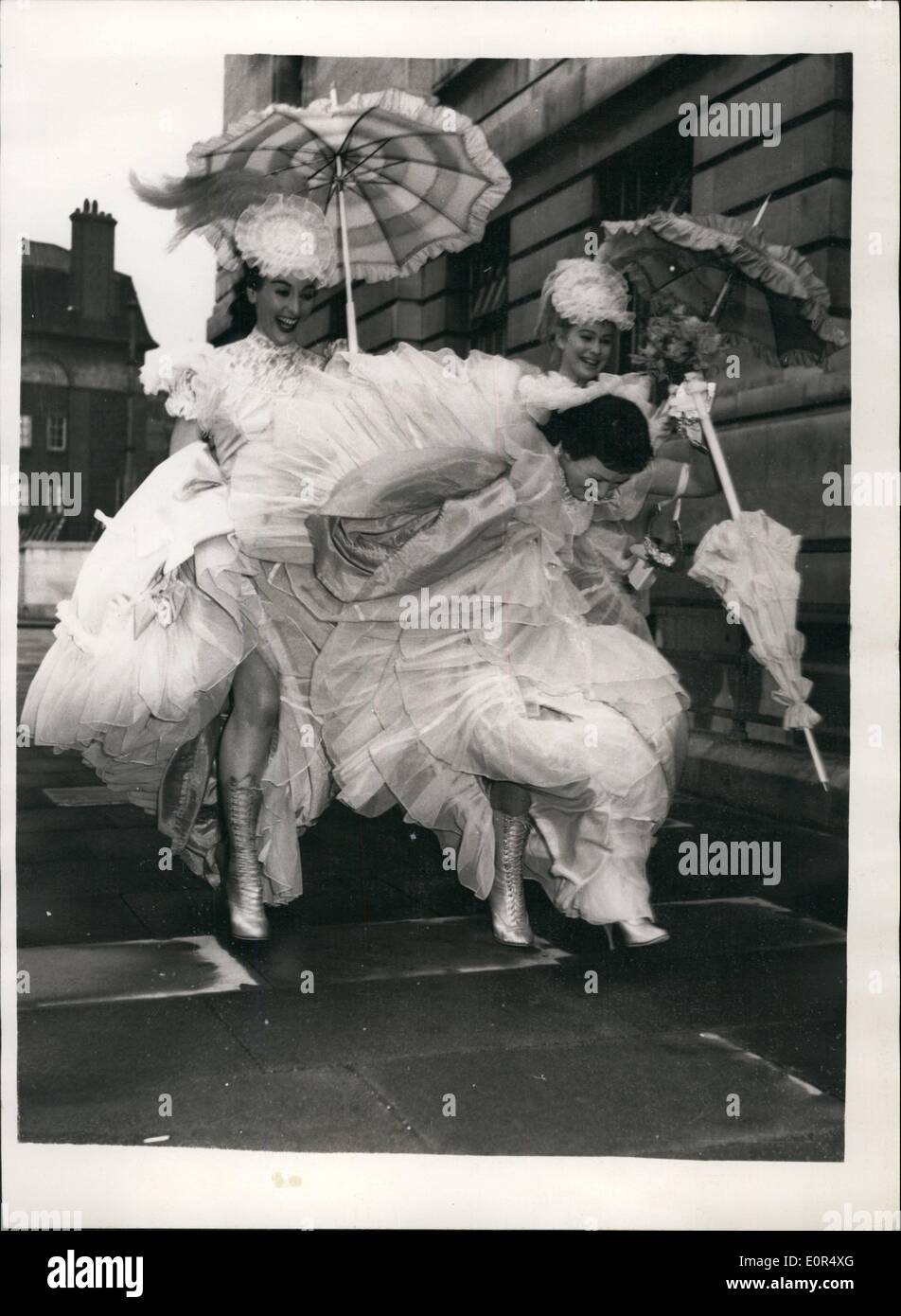 3. März 1958 - Quartier Latin Showgirl Mi: 21-jährige Tänzerin im Quartier Latin, der Wardour Street Night-Spot - Kim Leopod, Stockfoto