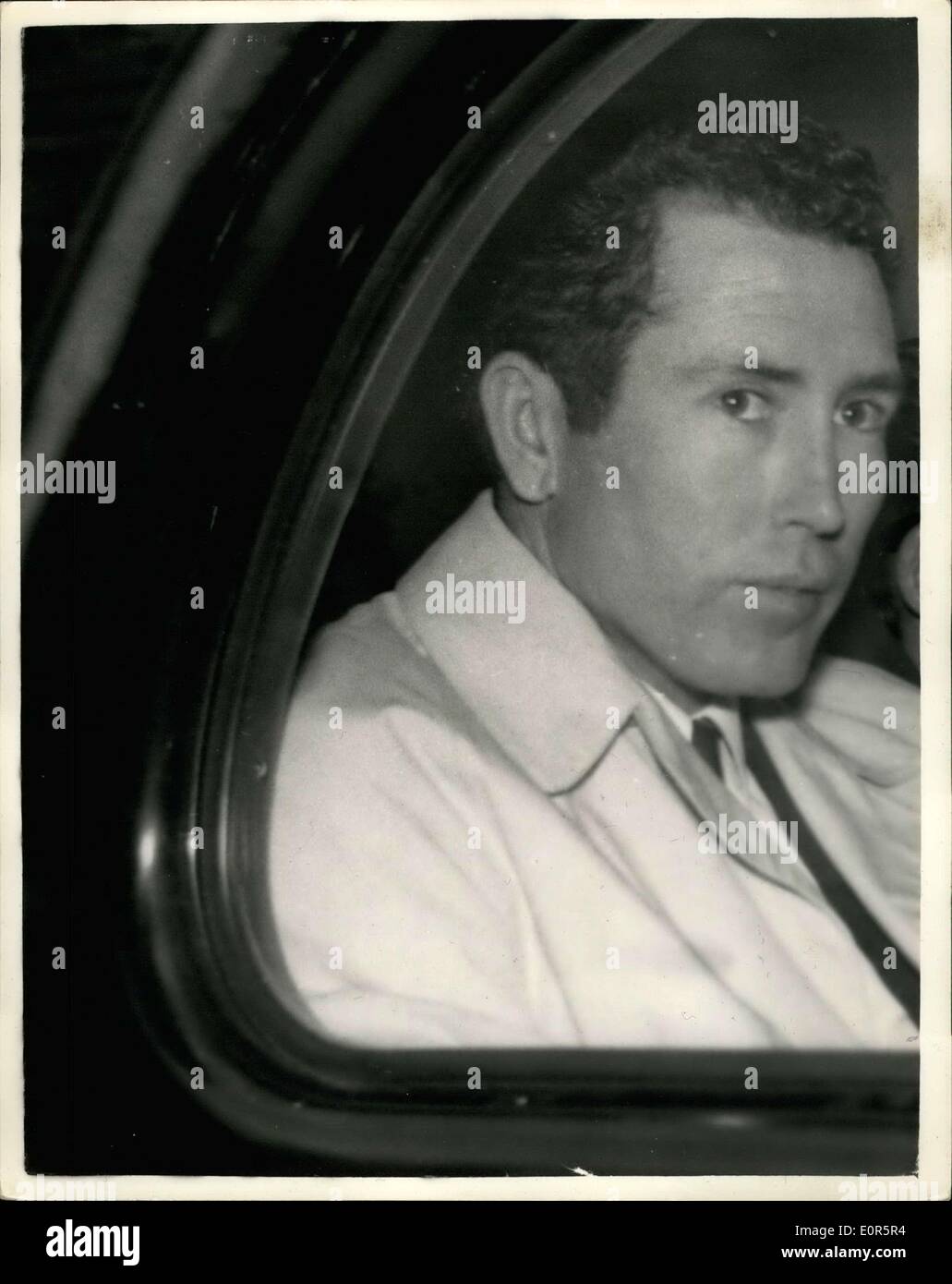 26. Mai 1958 - HOME-OFFICE, Ehe von Jerry zu untersuchen. Das Home Office ist morgen, Ehe Durcheinander der 22-jährige Amerika Rock N' Roll-Sänger, Jerry, wer hier unterwegs ist und seine 13-jährige Frau Myra zu untersuchen. Lewis und Myra wohnen in London. Am Wochenende wurde es entdeckt, dass ihre Ehe im Dezember letzten Jahres fünf Monate war vor seiner Scheidung von seiner zweiten Ehefrau rechtskräftig wurde. Myra Vater, Mr. j. W. Brown, seine Frau Lois und sein Sohn, wohnen im selben Hotel in London Stockfoto