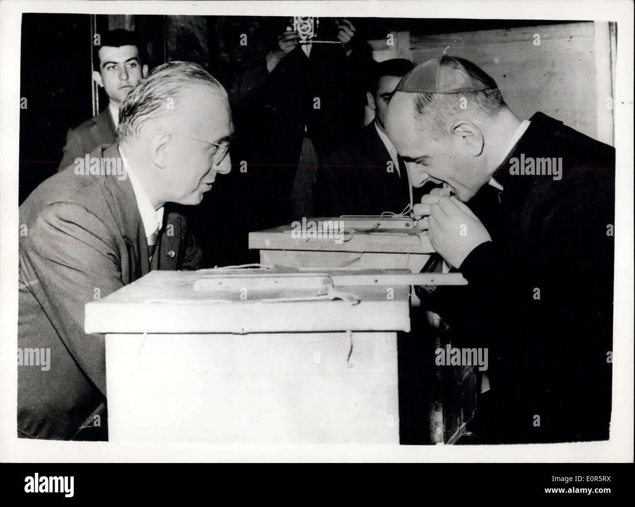 Erzbischof von mailand Fotos und Bildmaterial in hoher Auflösung Alamy