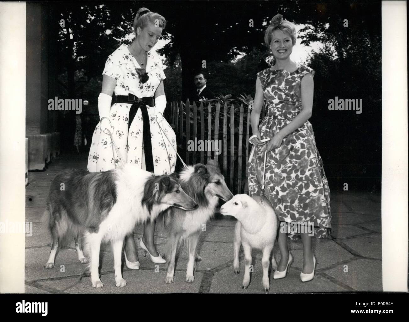 6. Juni 1958 - "Die schöne und Biest" Eleganz-Wettbewerb: The Annual "Beauty und Beast" Eleganz Wettbewerb in Ammbassadeurs fand, Stockfoto