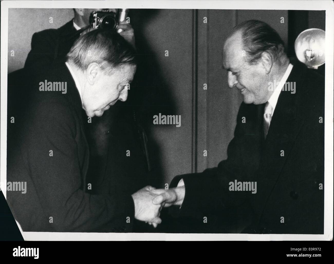 The norwegian nobel committee -Fotos und -Bildmaterial in hoher ...